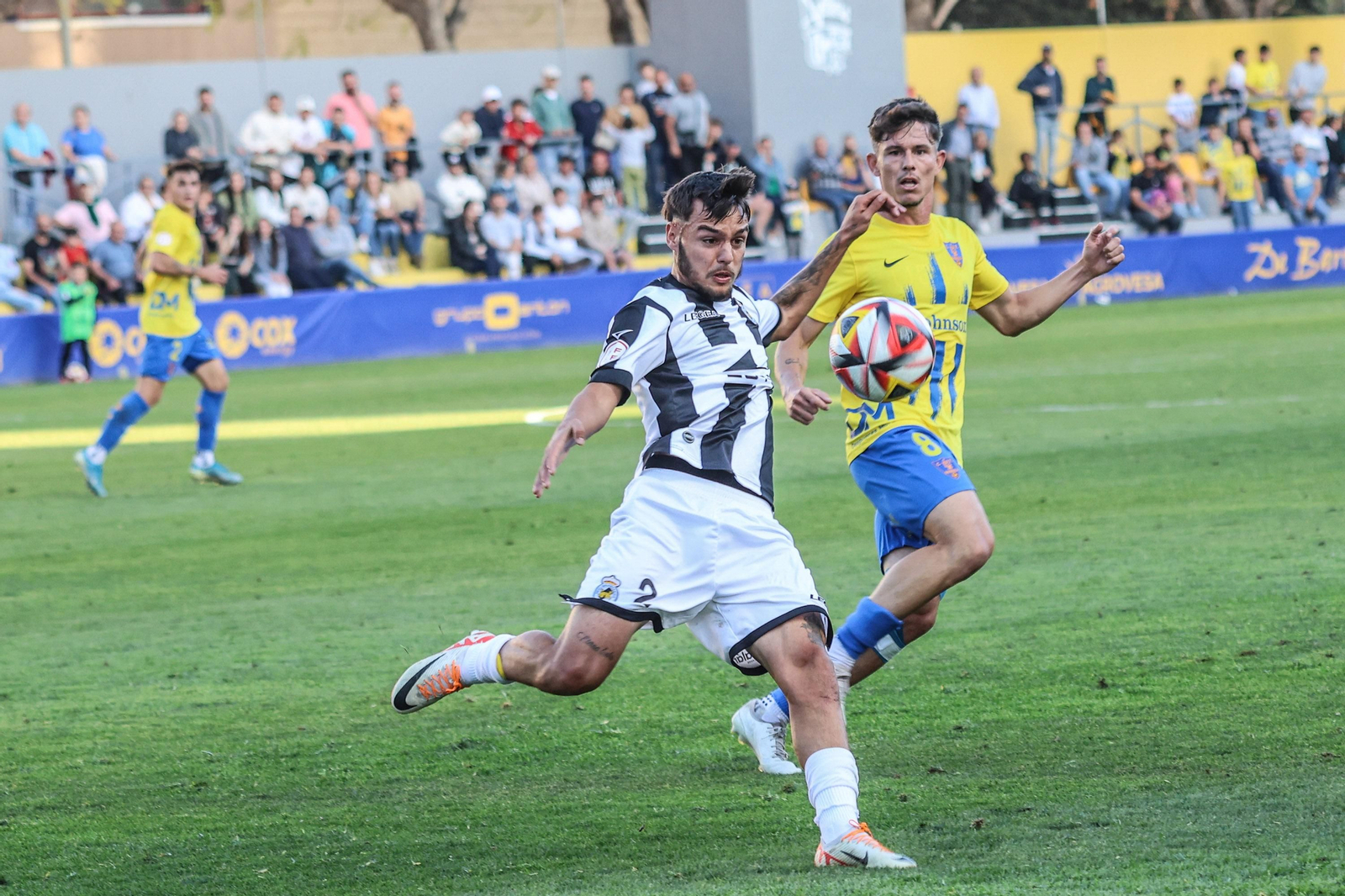 Las fotos del Orihuela-Balona de Segunda Federación (1-2)