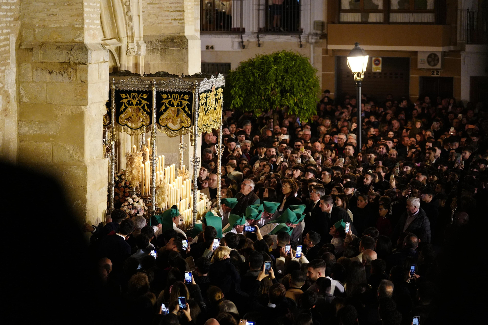 LUCENA. María Santísima de la Paz y Esperanza COLUMNA. María Santísima de la Paz y Esperanza