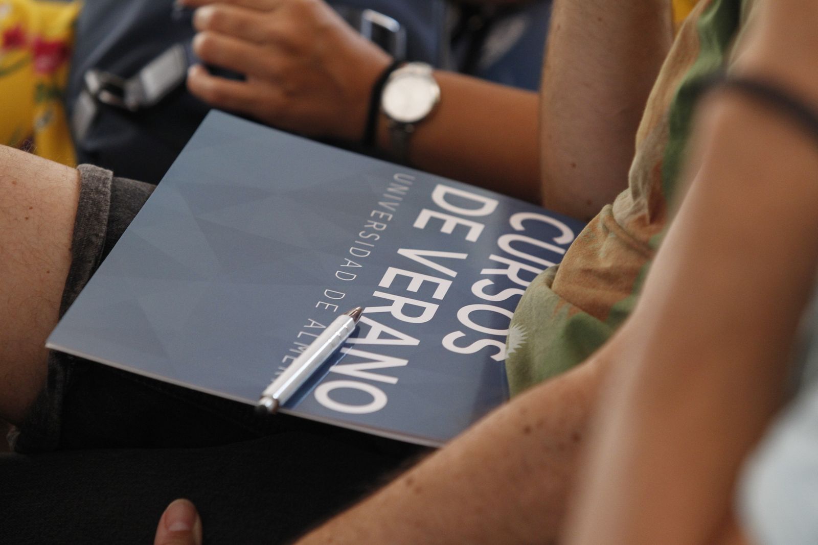 Carpeta de uno de los Cursos de Verano de la UAL.