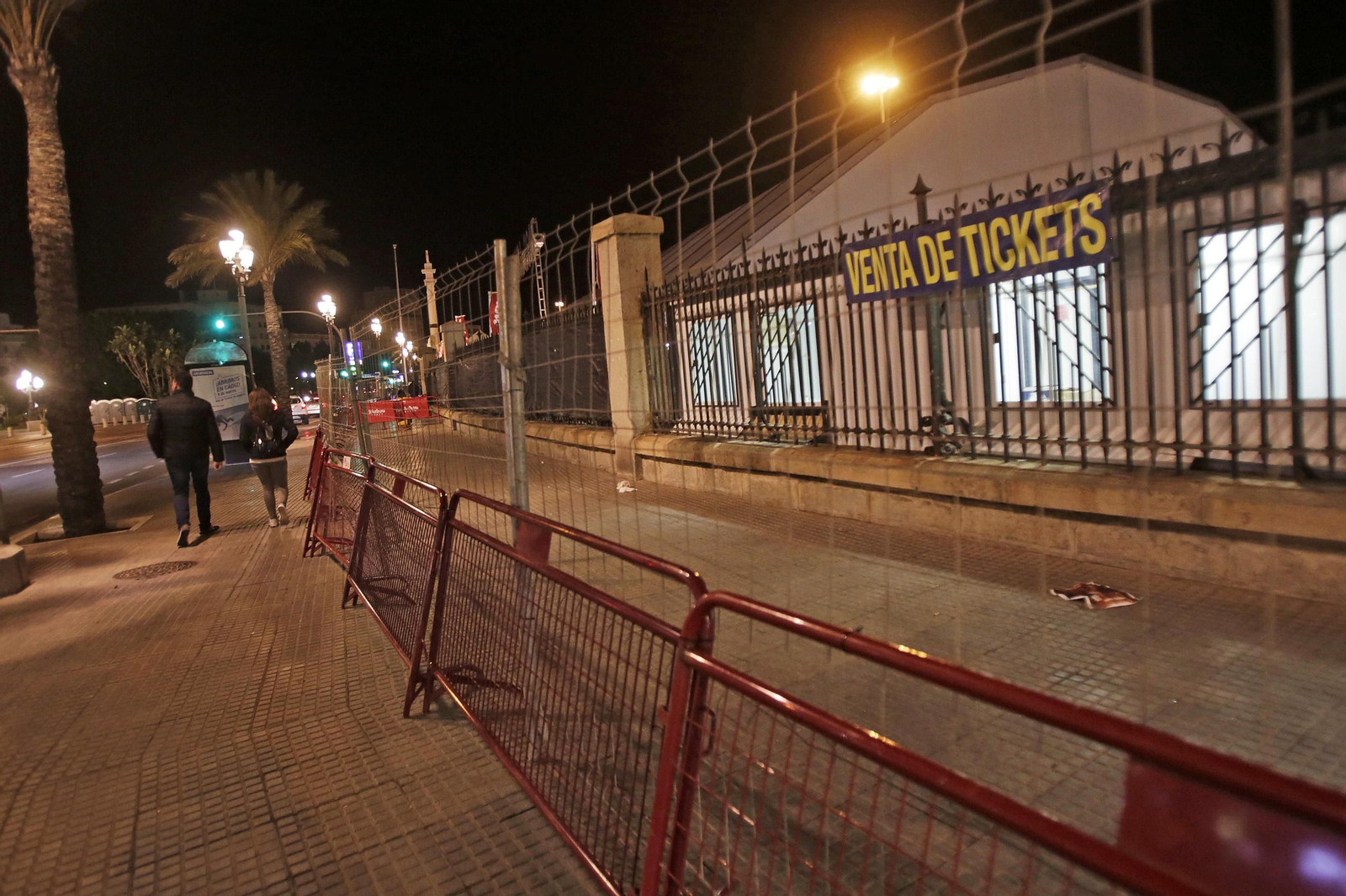 Imagen de la entrada a la carpa cuando estaba situada en el Muelle Ciudad.