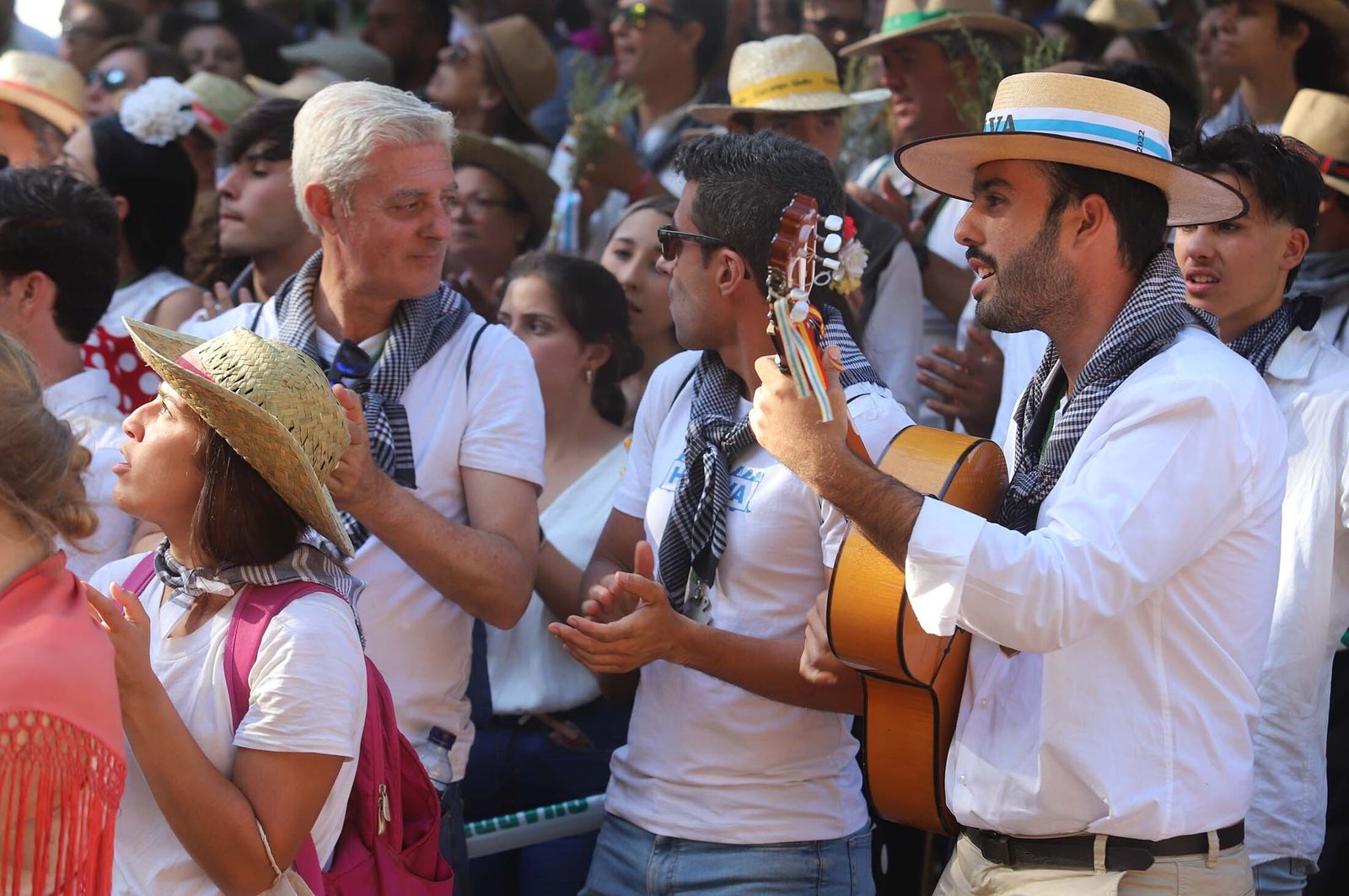 Imágenes de la Hermandad de Huelva a su paso por El Charco