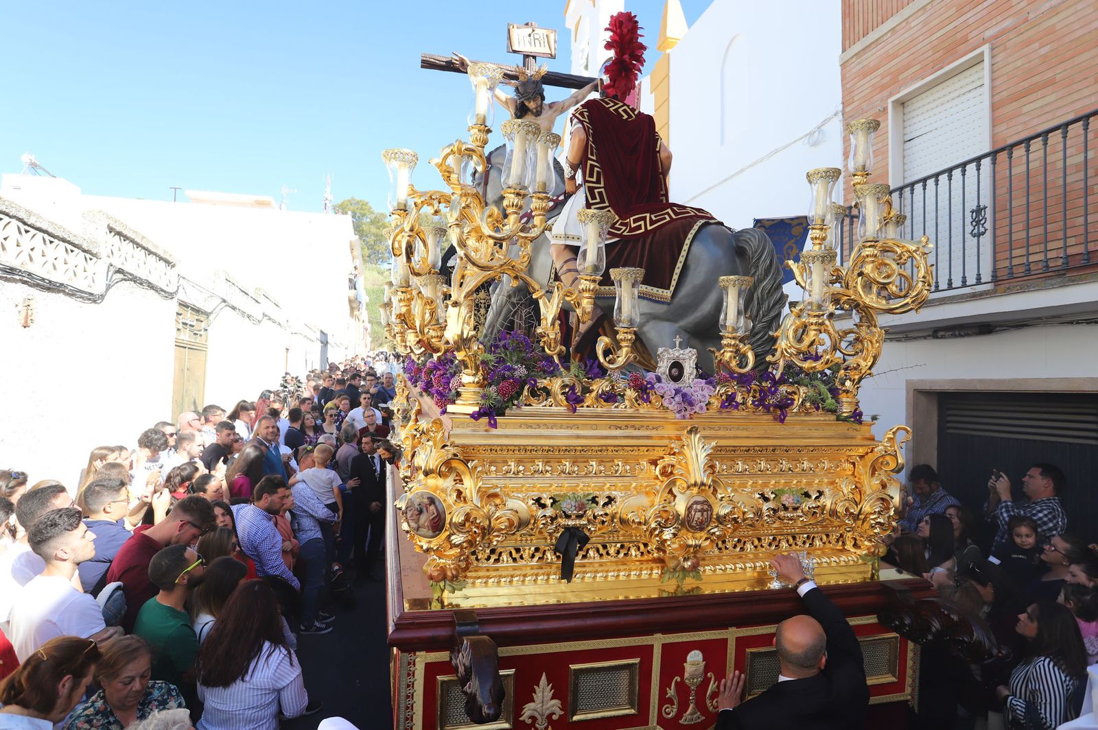 Imágenes de la procesión de la hermandad de la Lanzada de Huelva