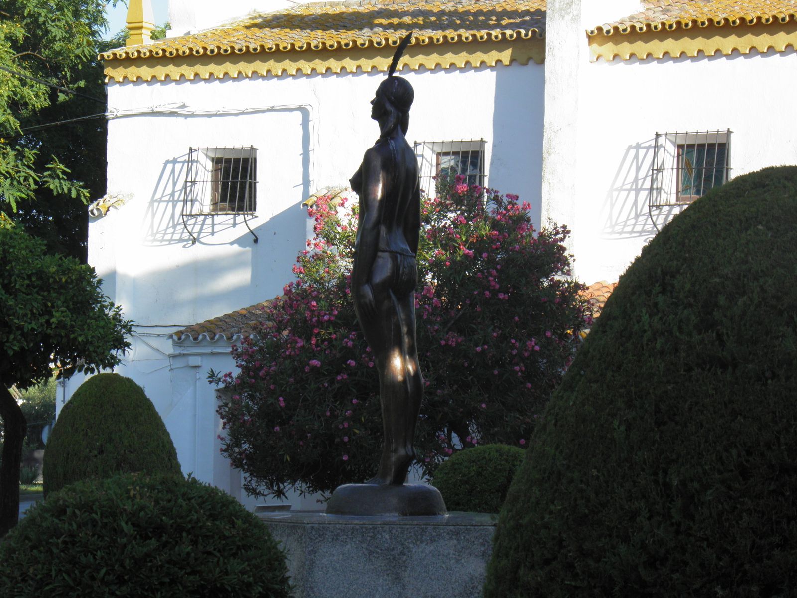 Imagen de la plaza de la Artesanía de El Torno.