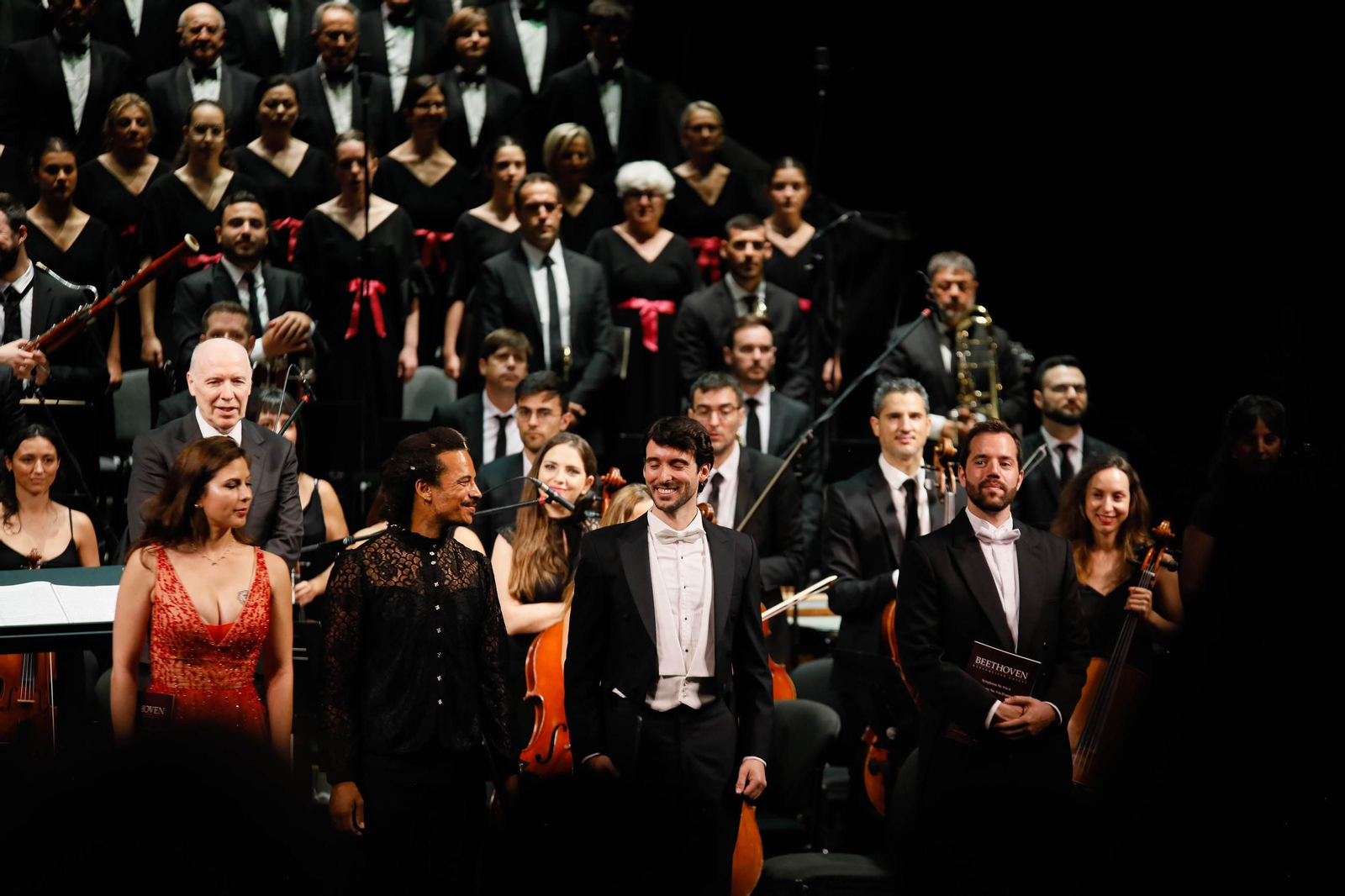 Imágenes de la novena Beethoven interpretado por la OCAL y Orfeón para Cajamar