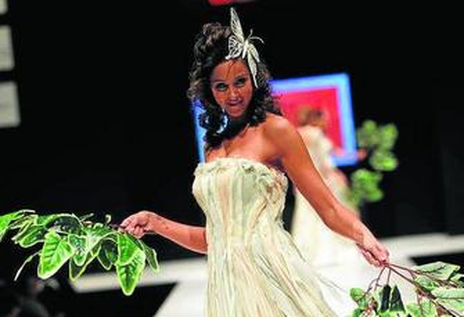 Enamorados de la moda nupcial