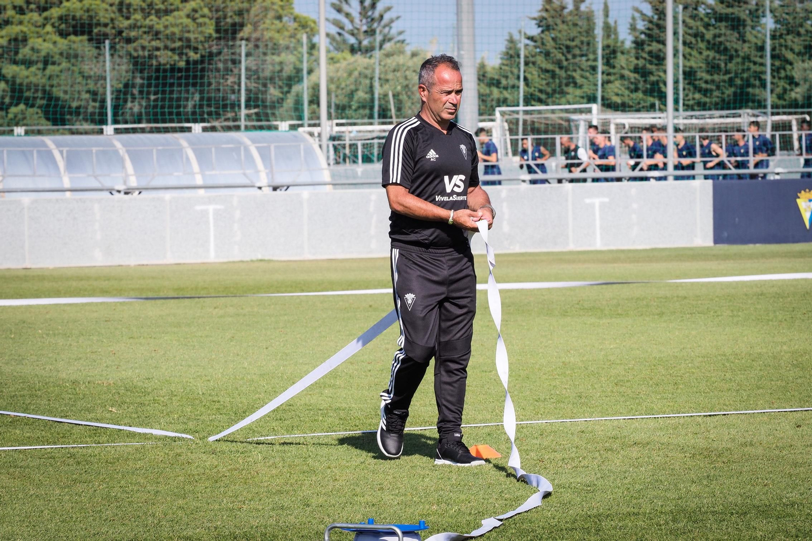 Cervera, durante un entrenamiento del Cádiz en El Rosal.