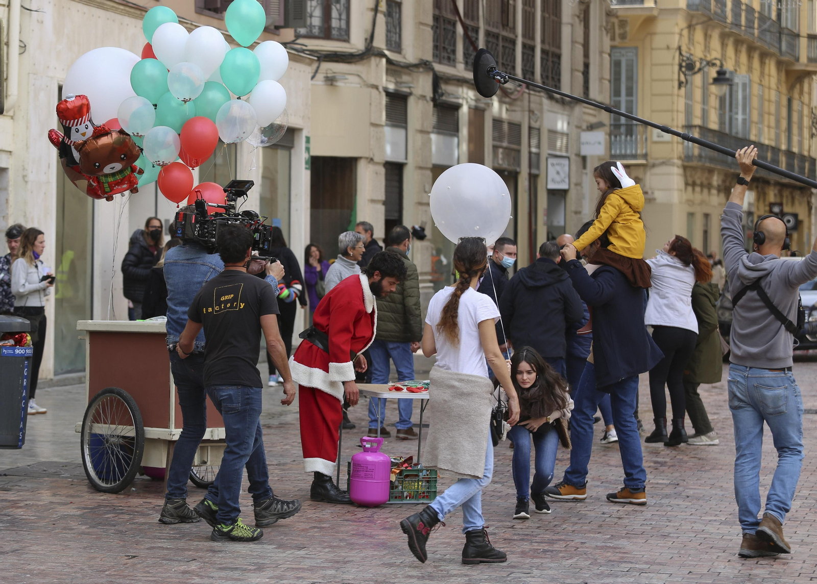 El rodaje de 'La chica de nieve' en Málaga, en fotos