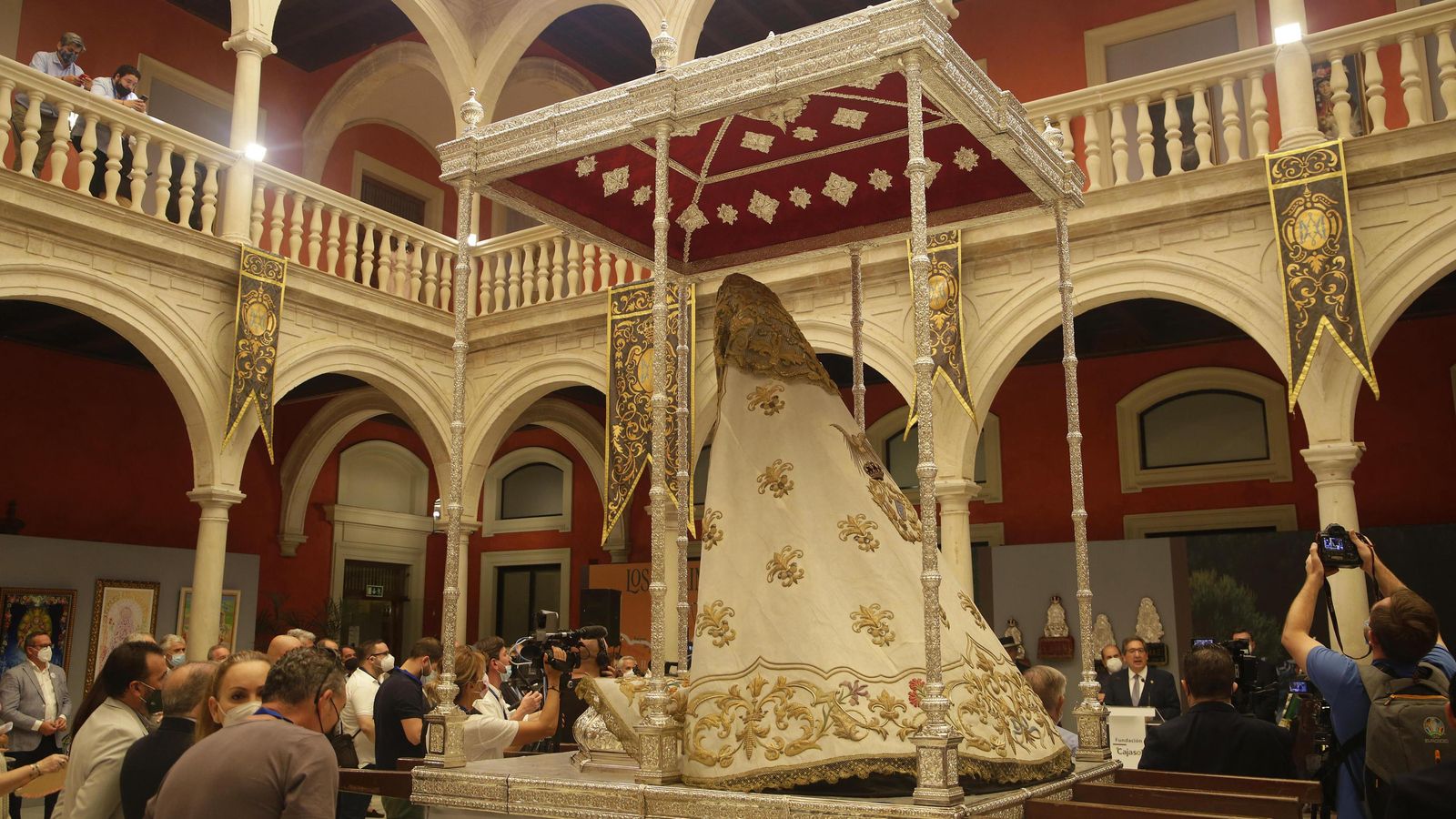 El paso de la Virgen del Rocío se podrá ver en la exposición.