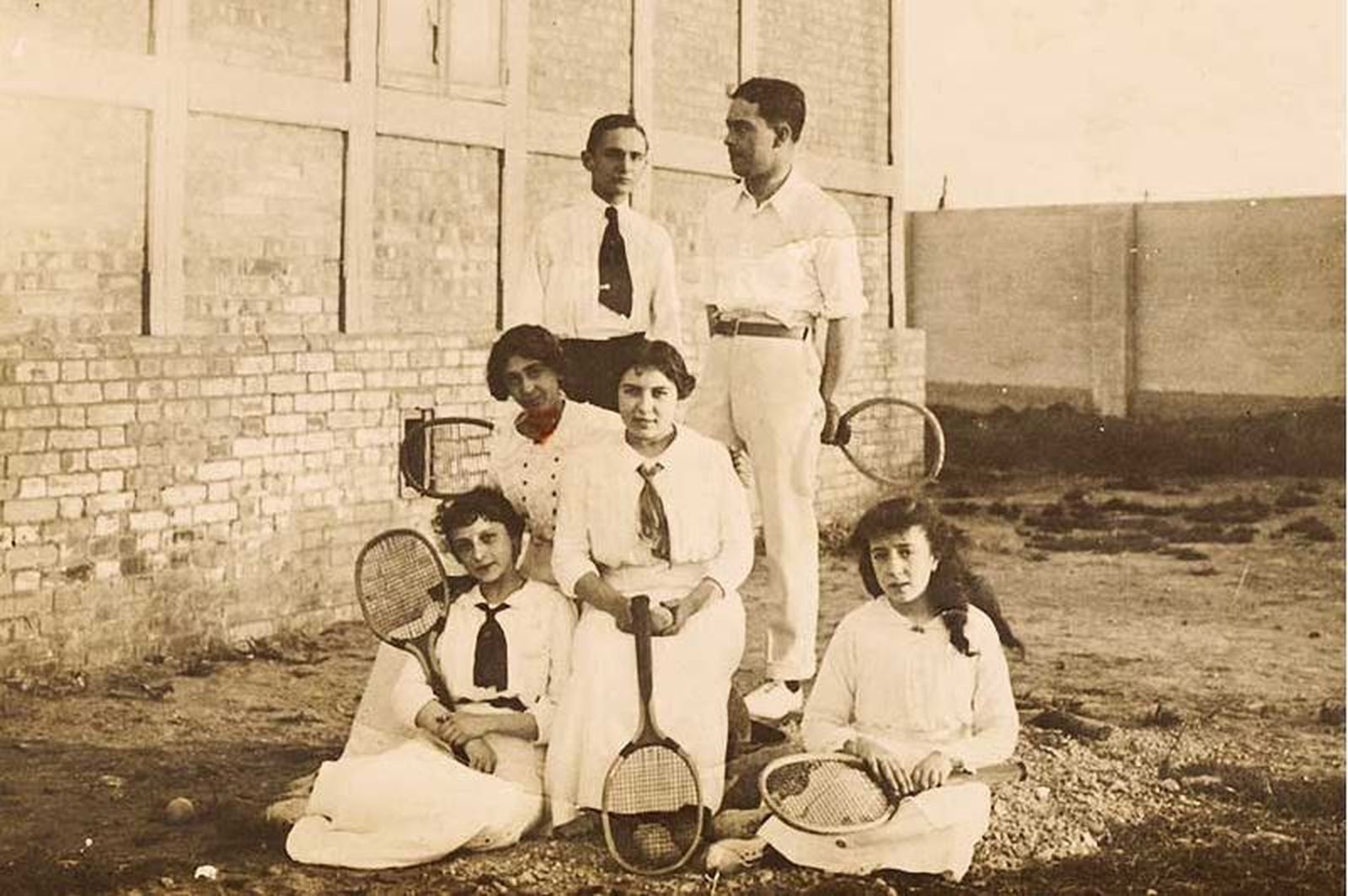 ¿Dónde estaban las primeras pistas de tenis de Huelva?