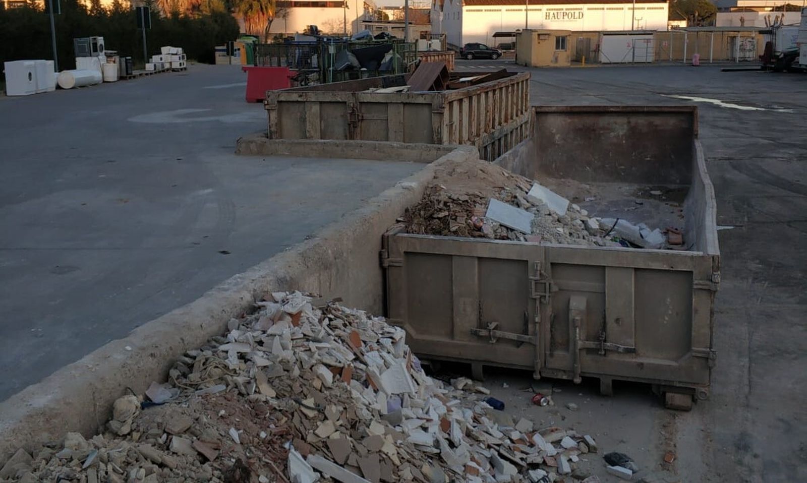 Una imagen del punto limpio antes del cierre del vertedero.