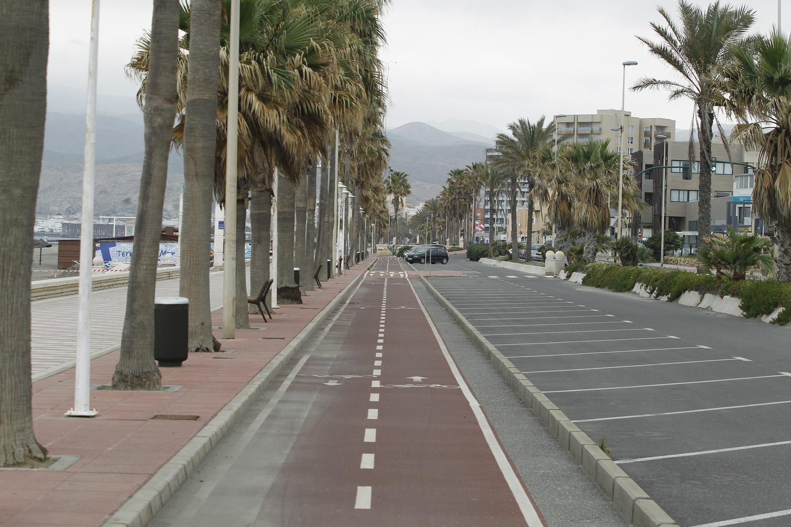 Fotogalería 'Almería, desierta en sábado'. Coronavirus-COVID-19