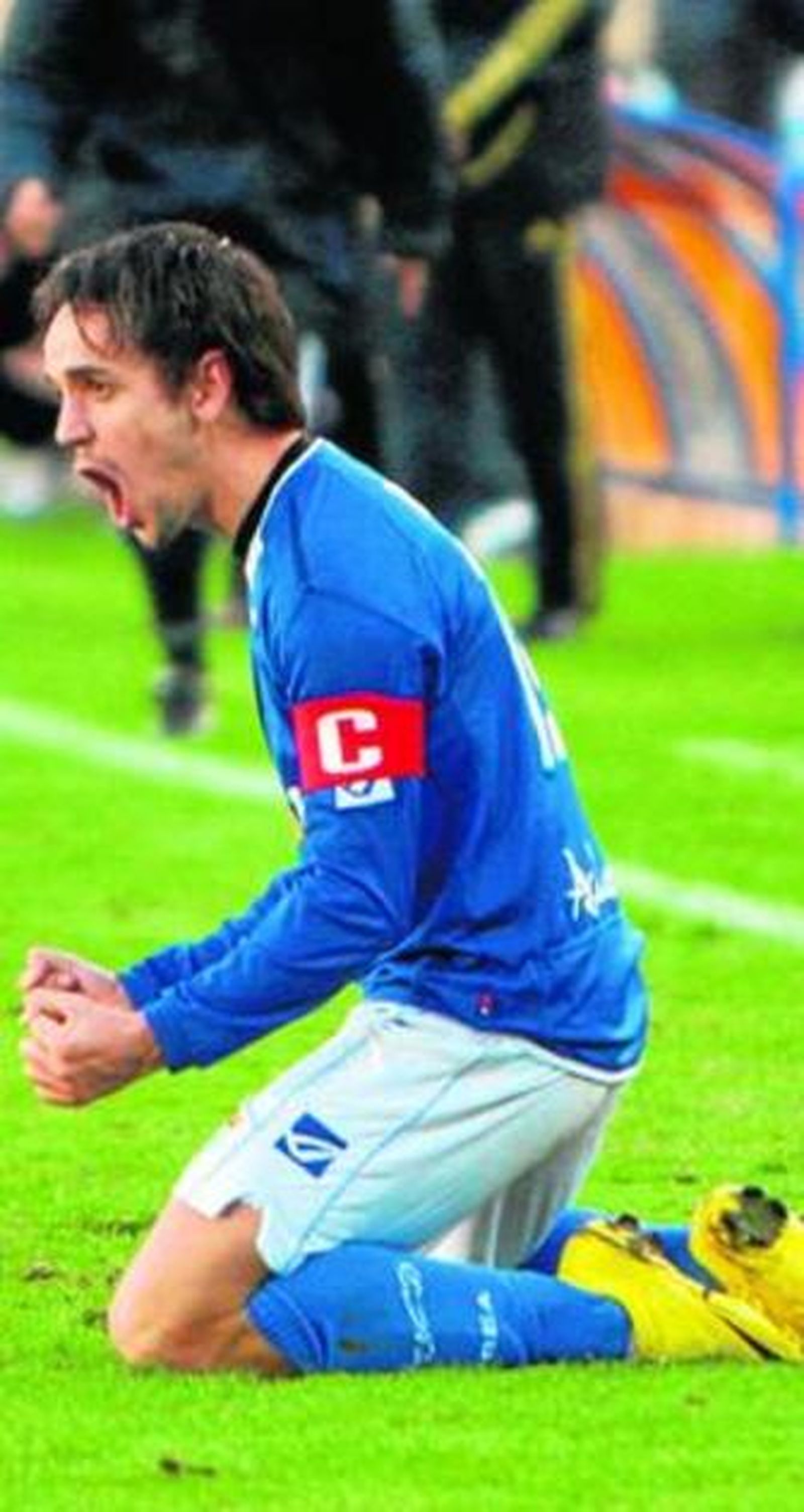 Carlos Calvo, exultante, tras la consecución de uno de los goles.