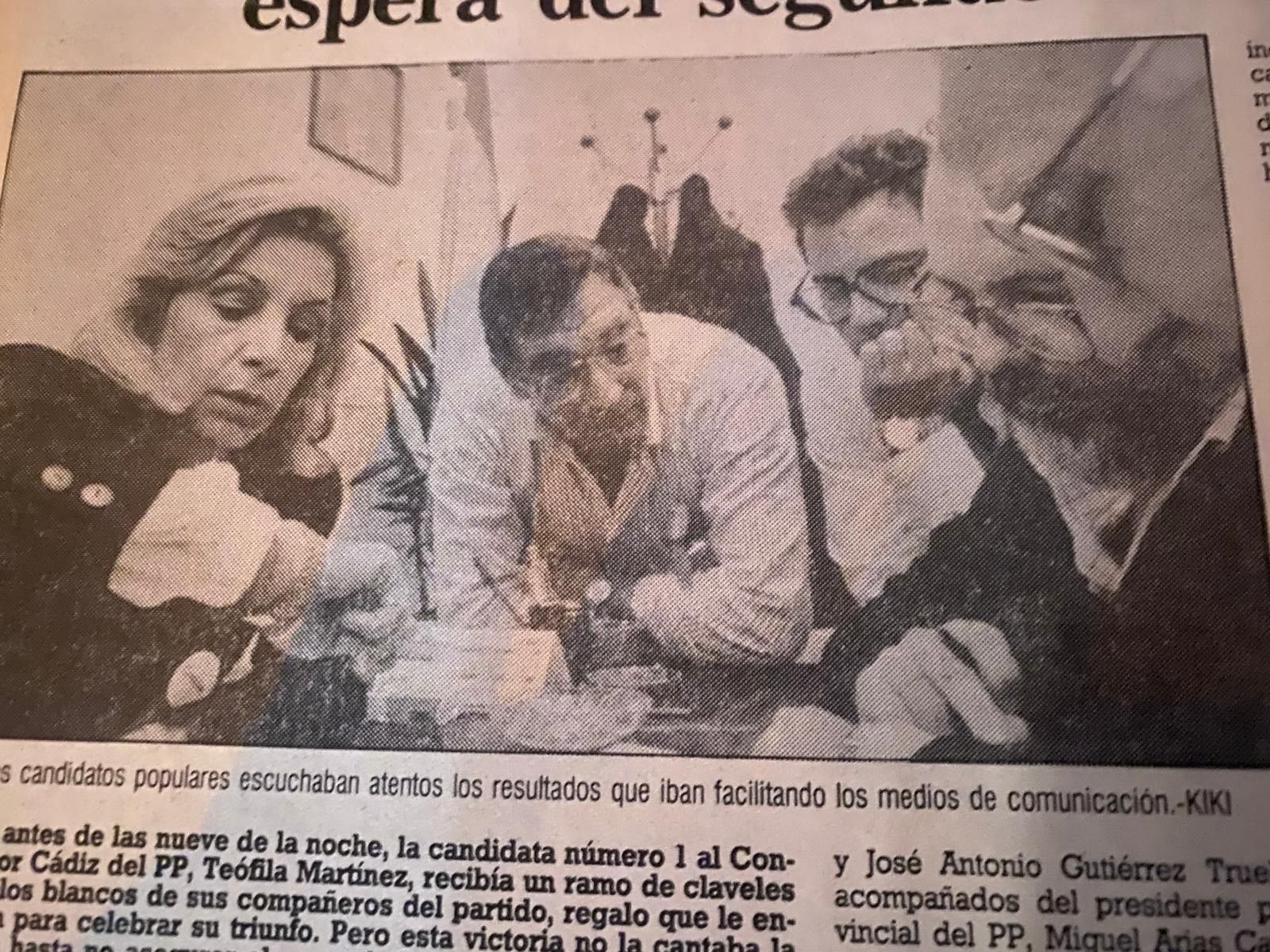 Pese a sus diferencias internas, Teófila Martínez y Miguel Arias Cañete siguieron juntos en Cádiz el escrutinio de las elecciones generales del 29 de octubre de 1989.