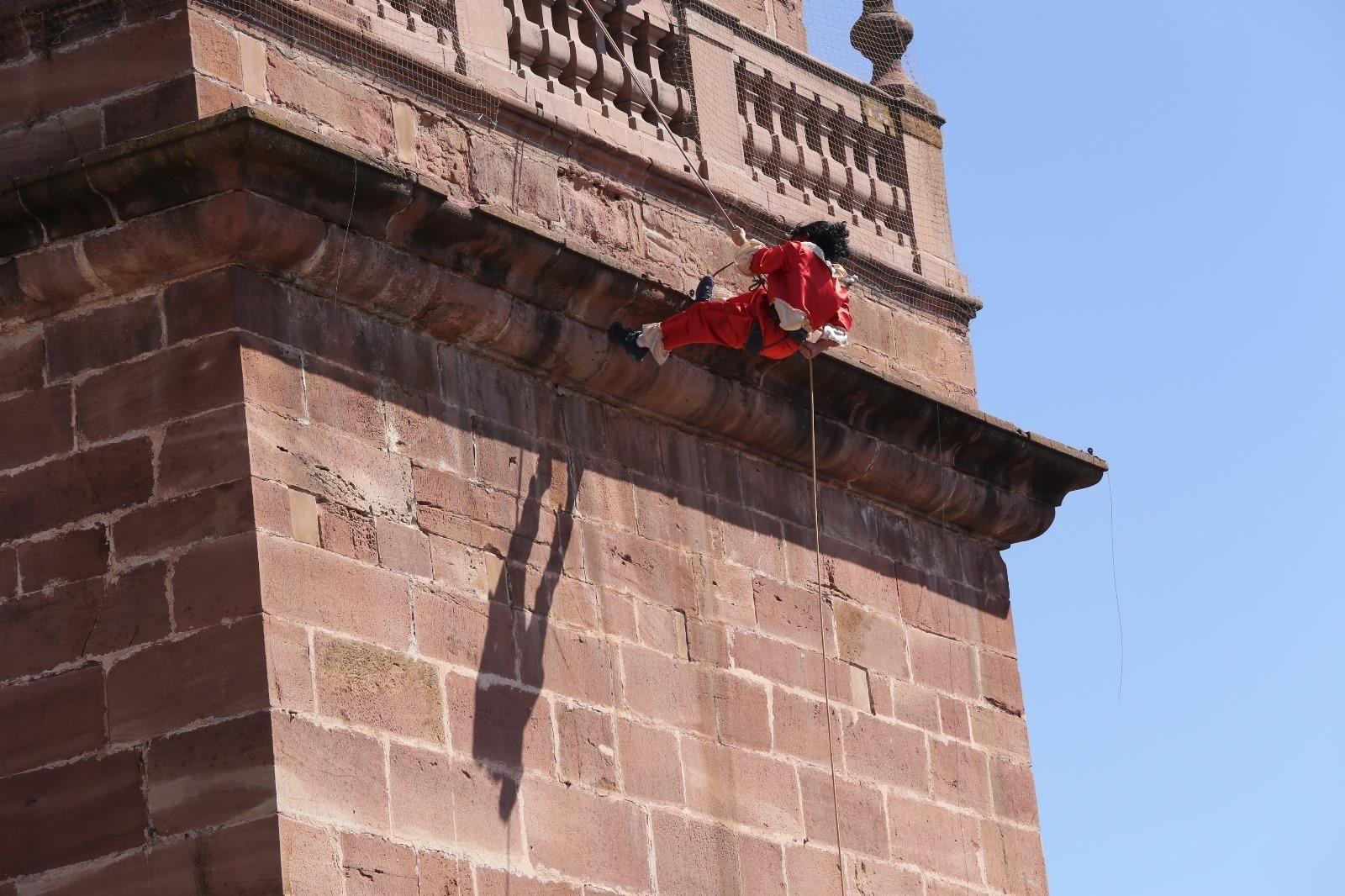 Las mejores imágenes de la fiesta de la Diablilla en Montoro: sustos, diversión y un espectacular tobogán gigante