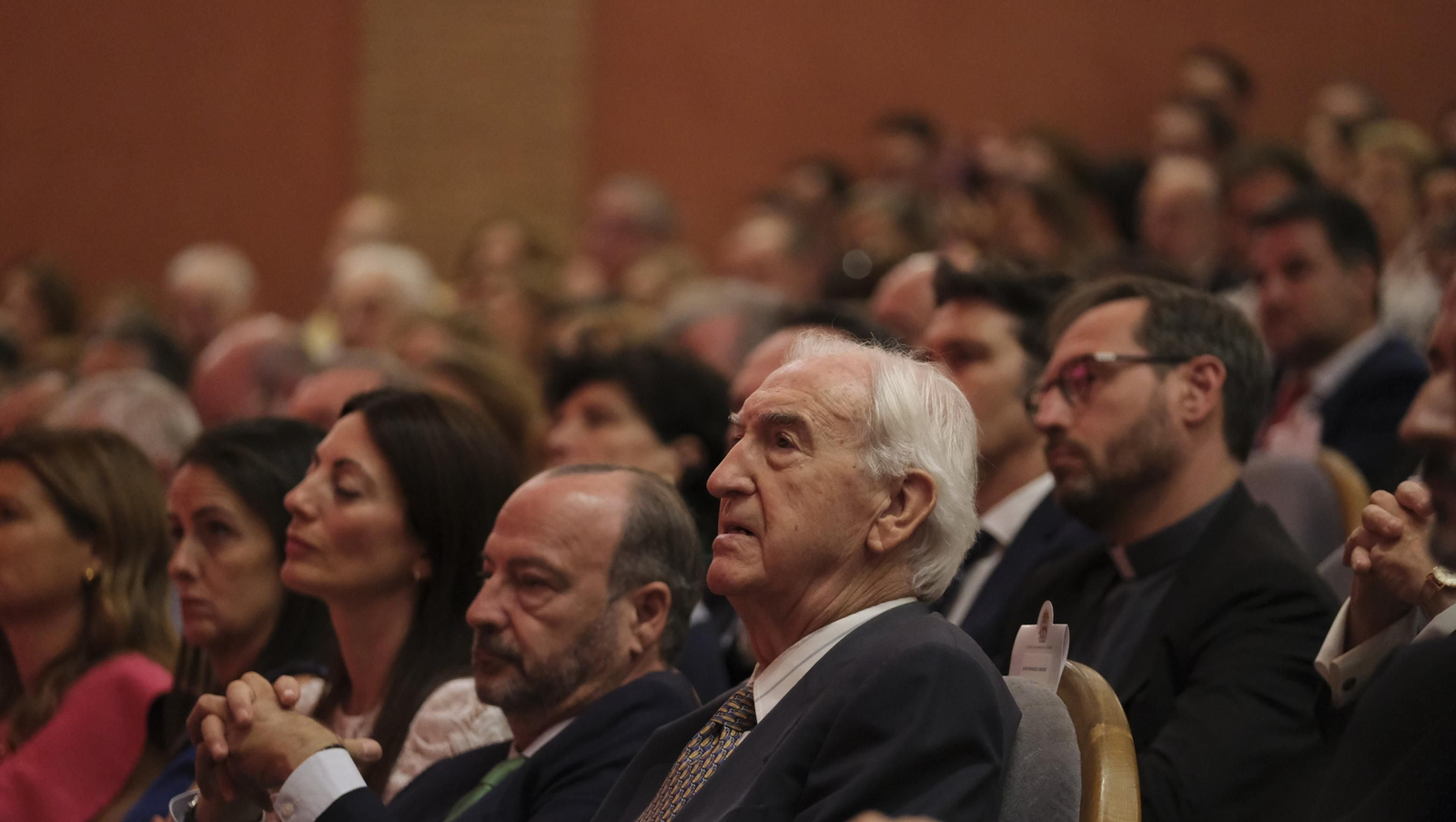 Imágenes de la constitución de la Corporación Municipal de almería, con María Vázquez como Alcaldesa