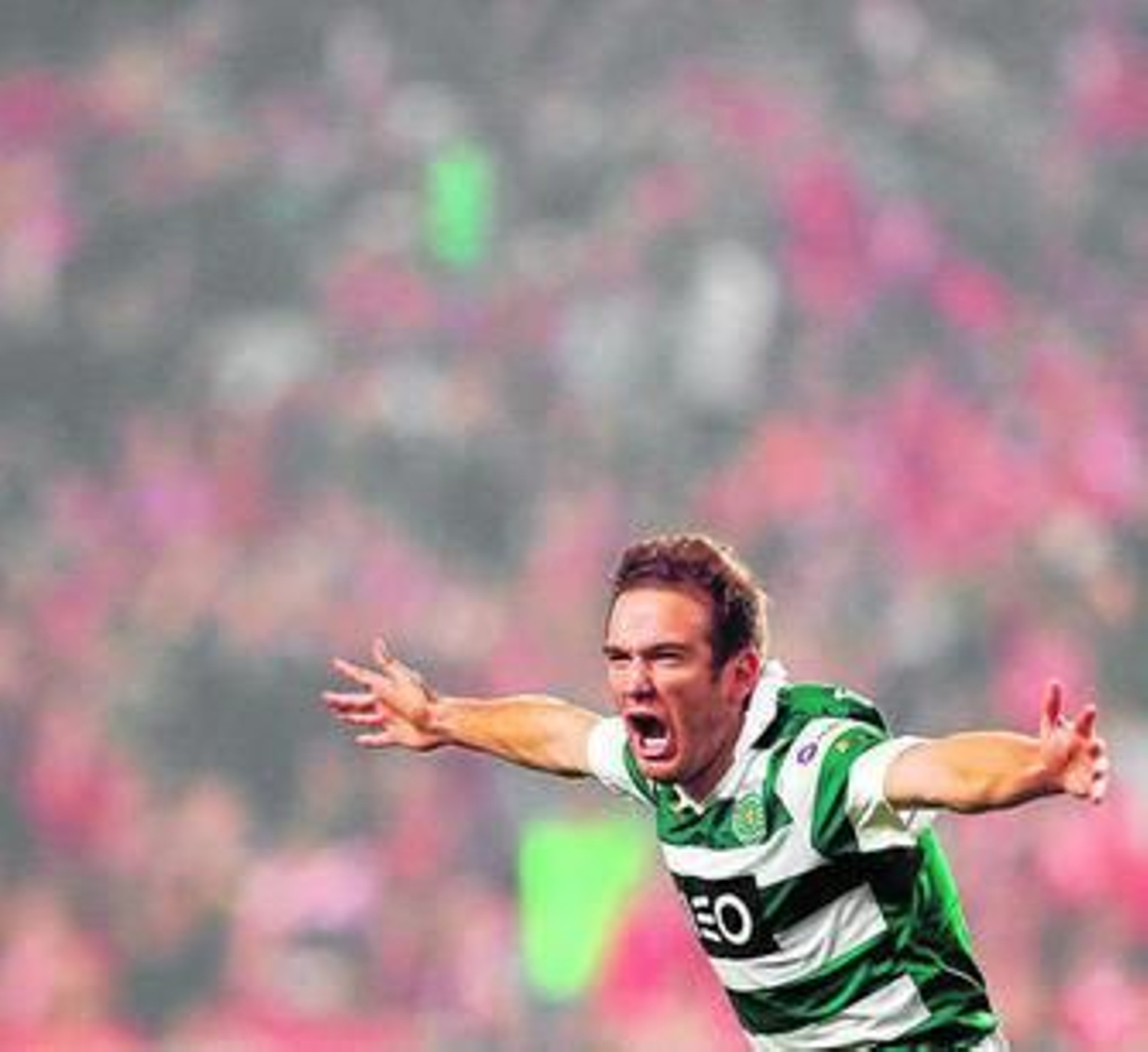 Diego Capel celebra su gol ante el Benfica el sábado en la Copa.