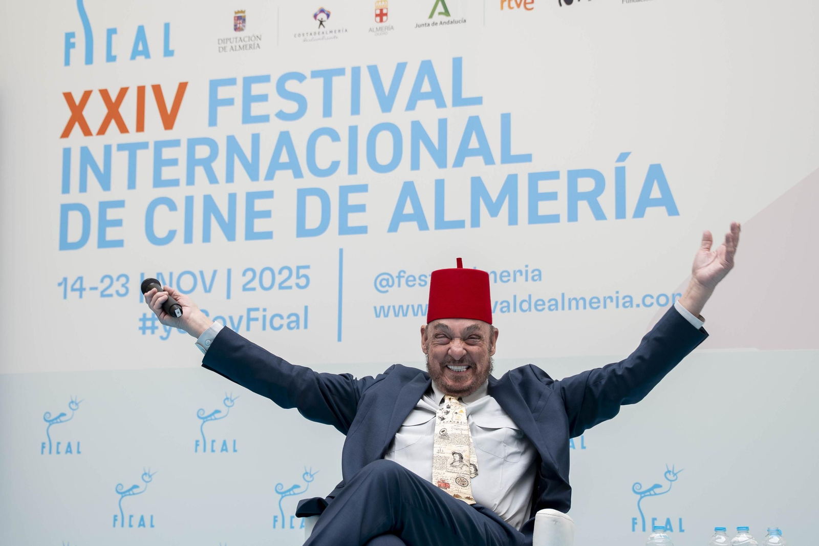 La estrella a JOHN RHYS-DAVIES luce en el paseo de la fama de Almería