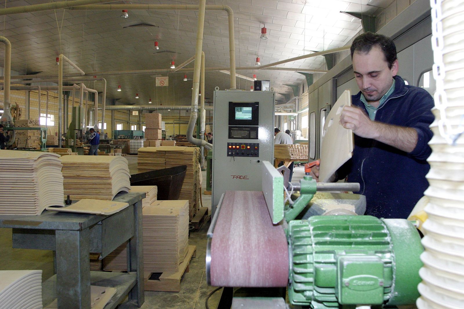 Actividad en una fábrica de la localidad.