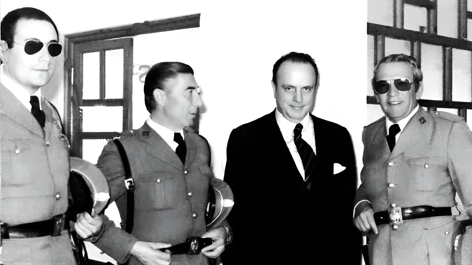 Manual Fraga con los municipales en unas elecciones nacionales.