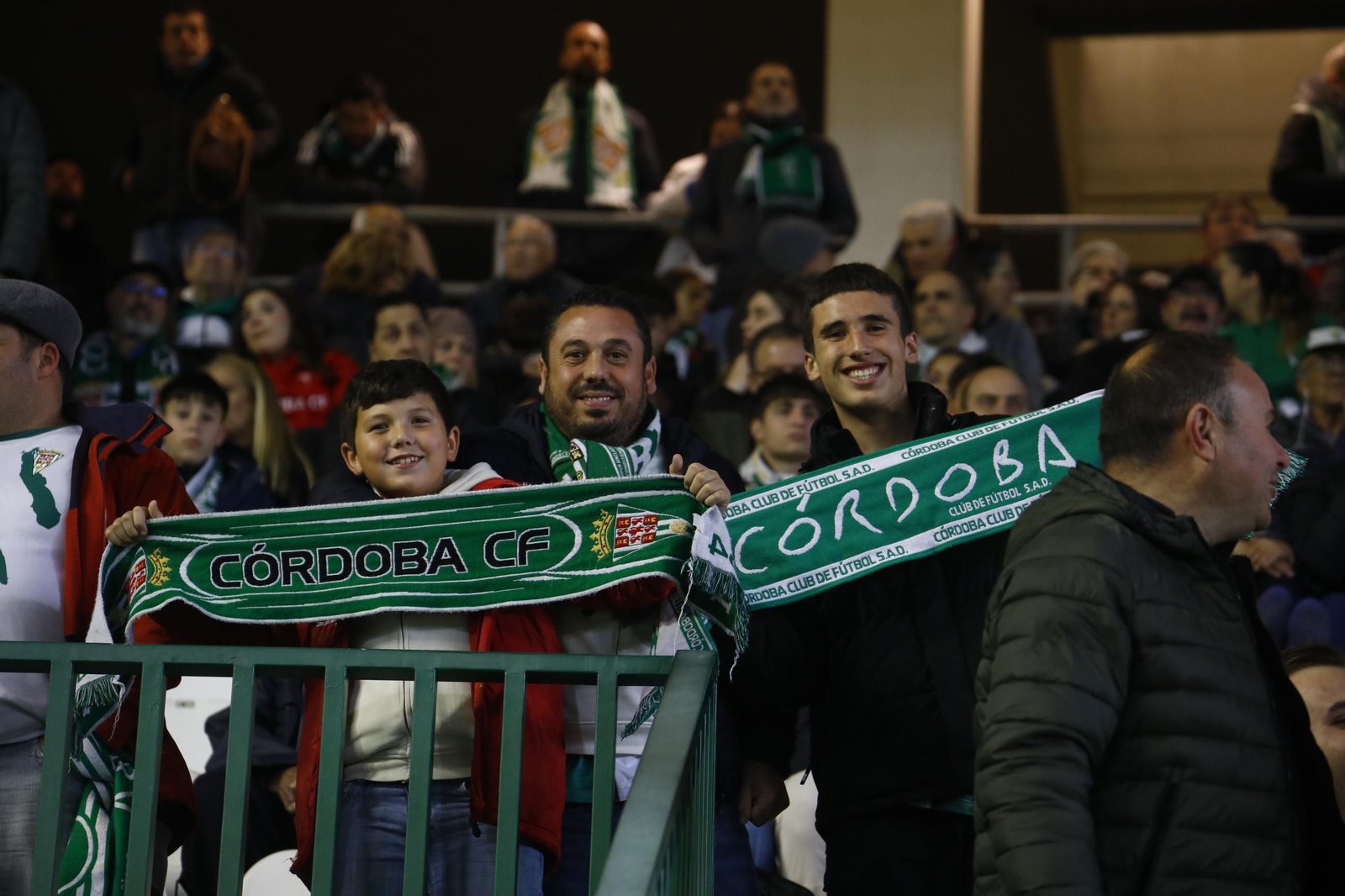 El vibrante ambiente en El Arcángel para el Córdoba CF - Sporting de Gijón