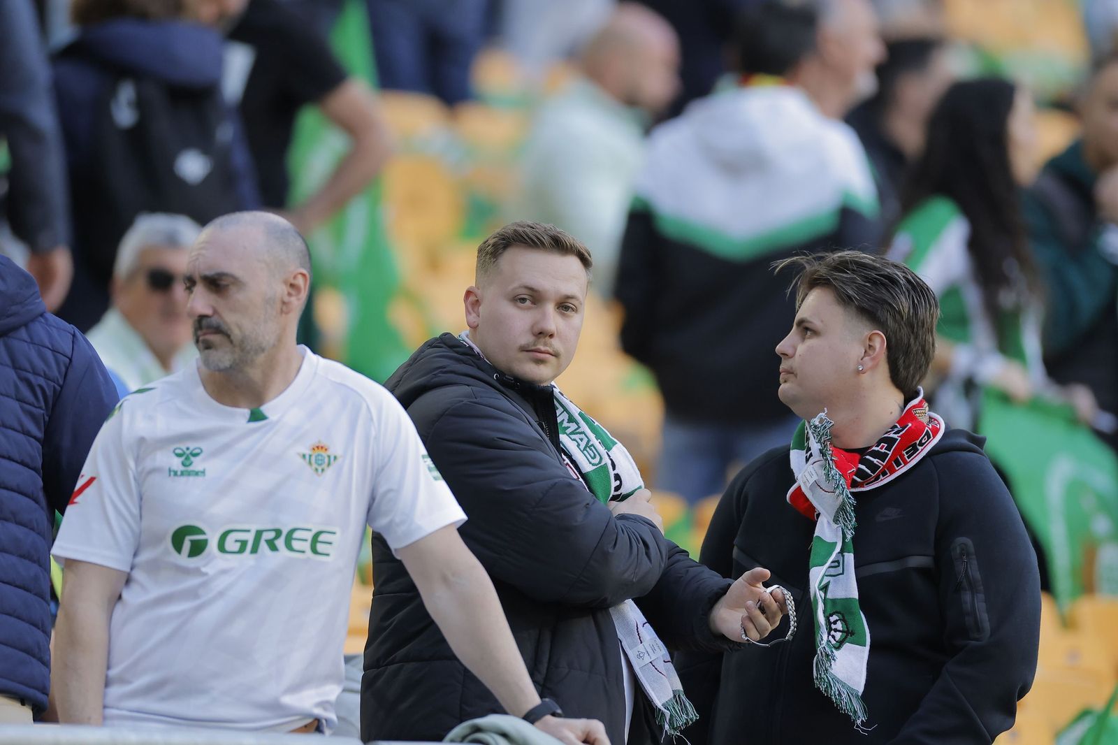 Búscate en las fotos del Betis - Sevilla