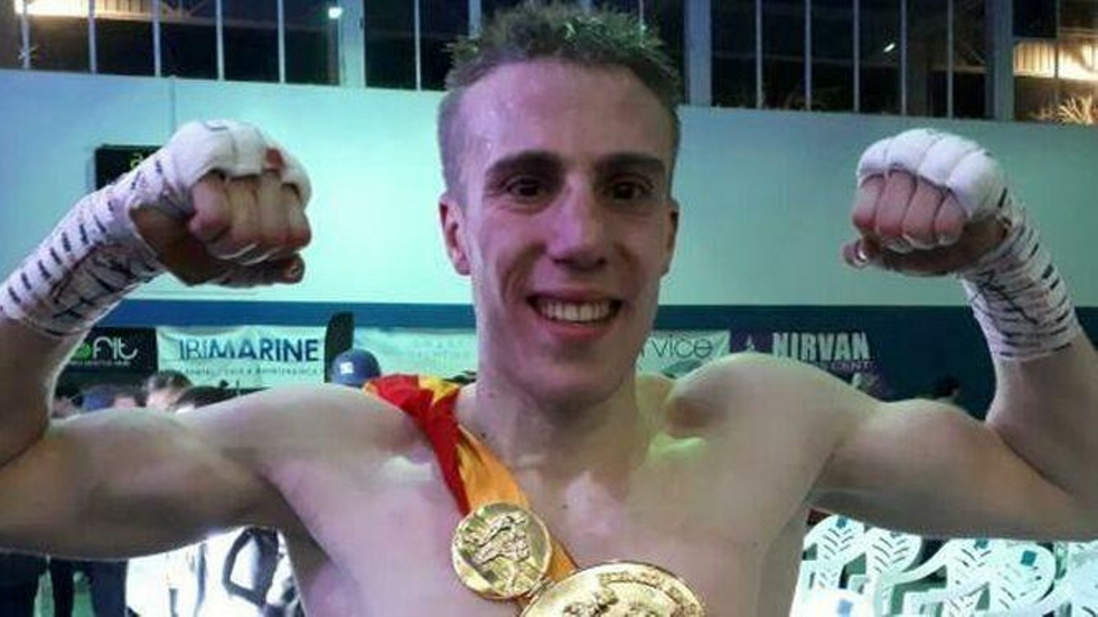 John Carter, con el cinturón