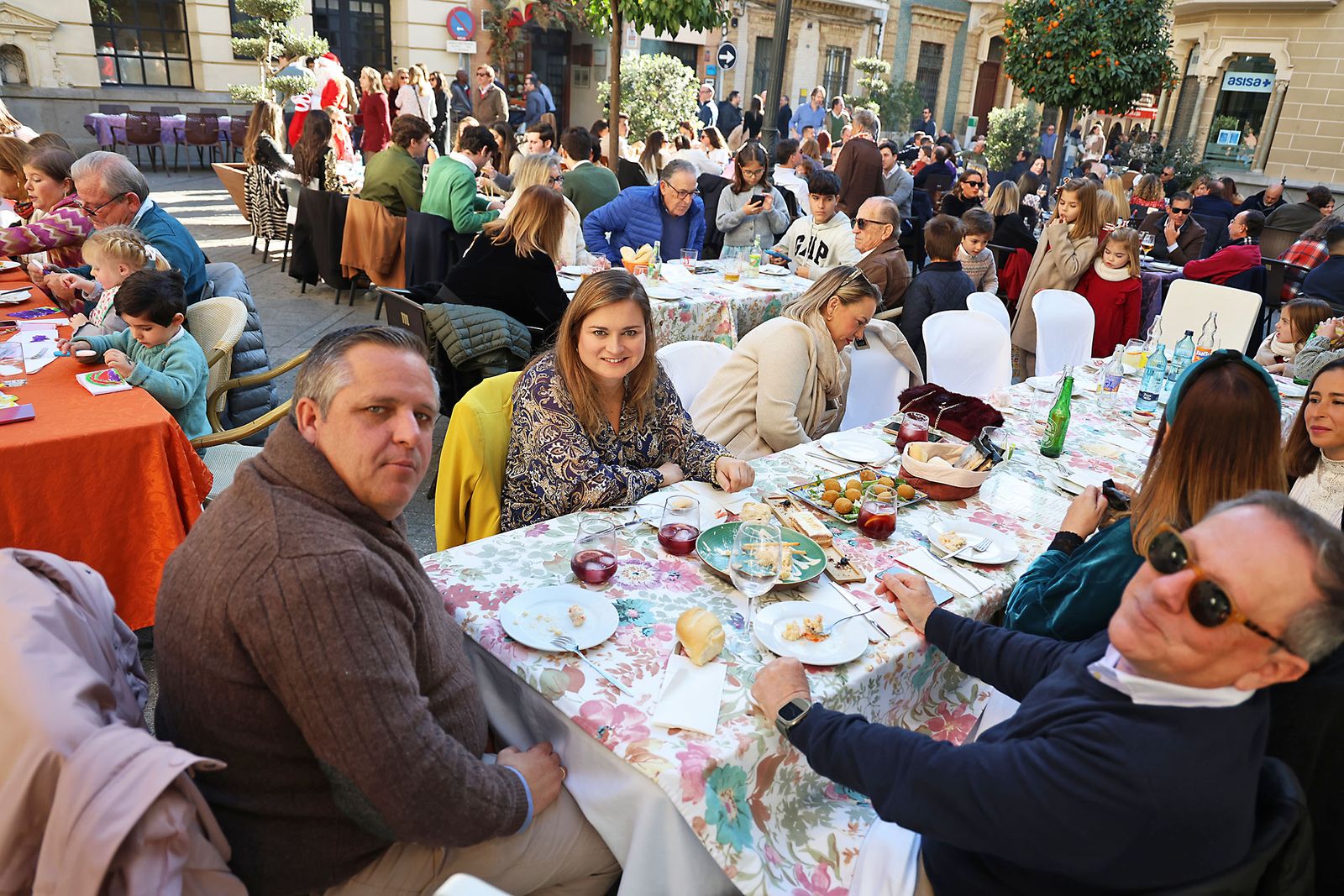Imágenes de la fiesta del 24 de diciembre en las calle de Huelva