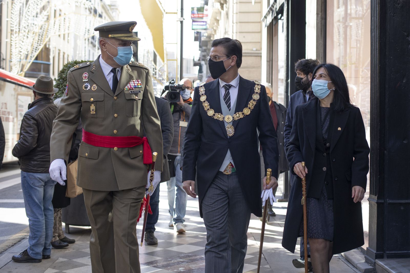 Fotos de la Toma de Granada: La tremolación más íntima del Pendón en el interior de la Capilla Real