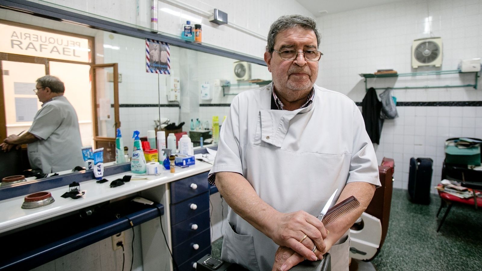 El peluquero José María García López, de Peluquería Rafael.