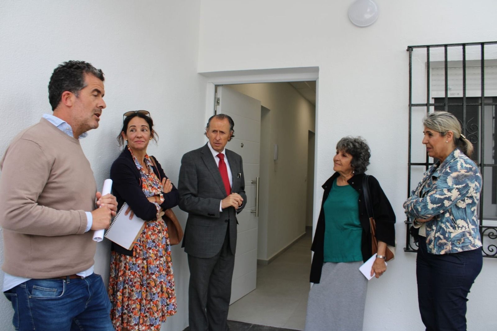 Un momento de la visita a las nuevas instalaciones de este colectivo.