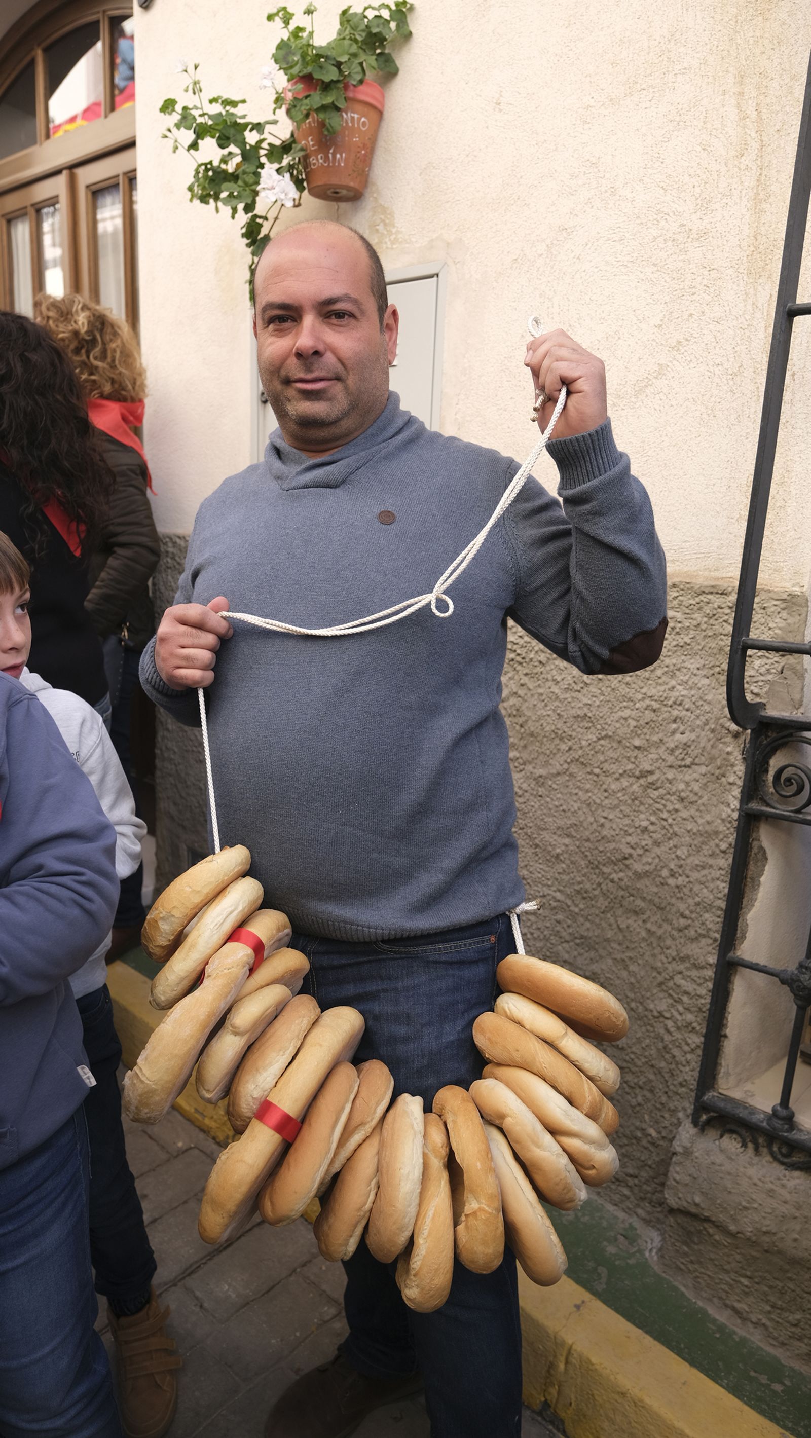 Procesión de San Sebastián y tirada de roscos en Lubrín, en imágenes