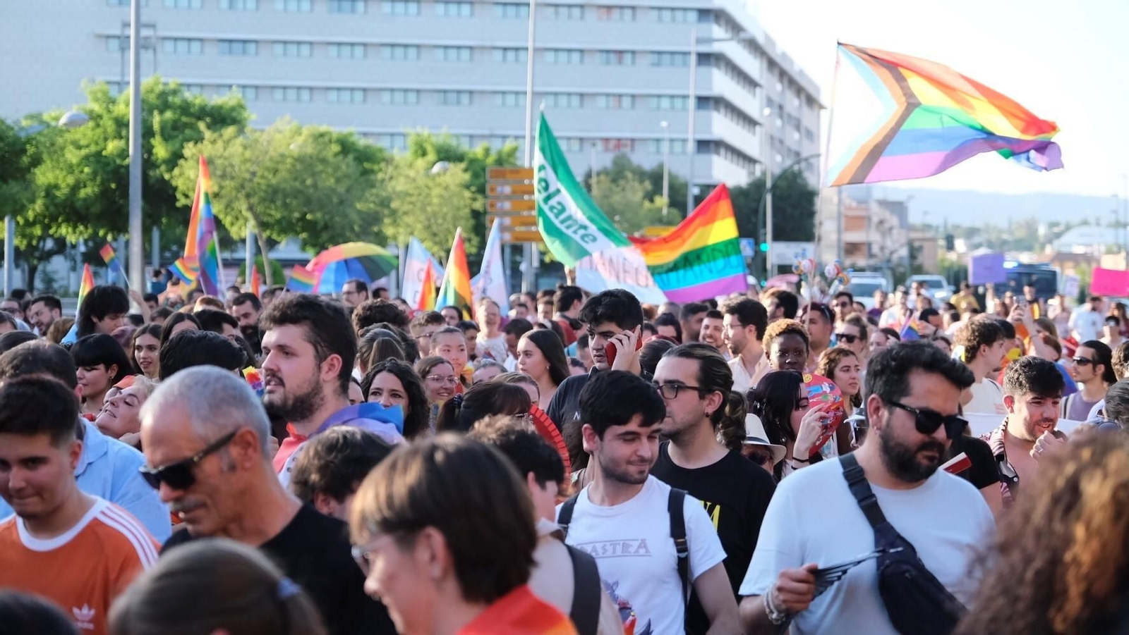 La marcha del Orgullo LGTBIQ+ en Córdoba, en imágenes