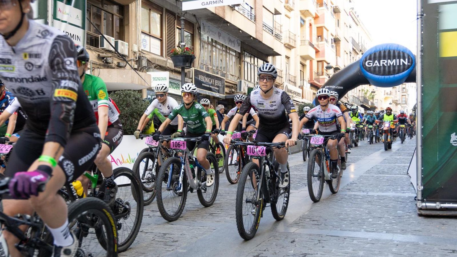 En imágenes: la Andalucía Bike Race llega a Jaén en su tercera etapa
