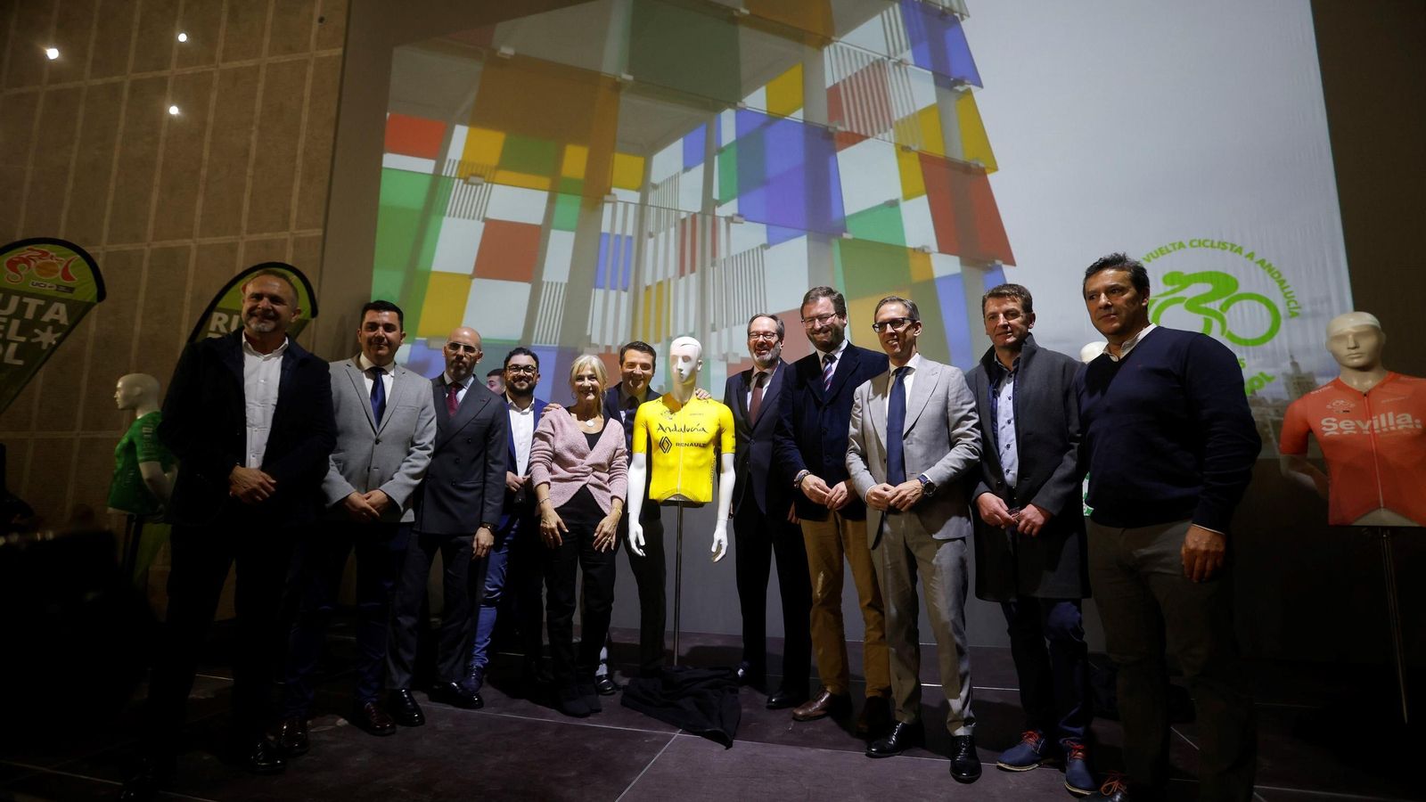 Las autoridades y organizadores, durante la presentación de la Vuelta a Andalucía. Las autoridades y organizadores, durante la presentación de la Vuelta a Andalucía.