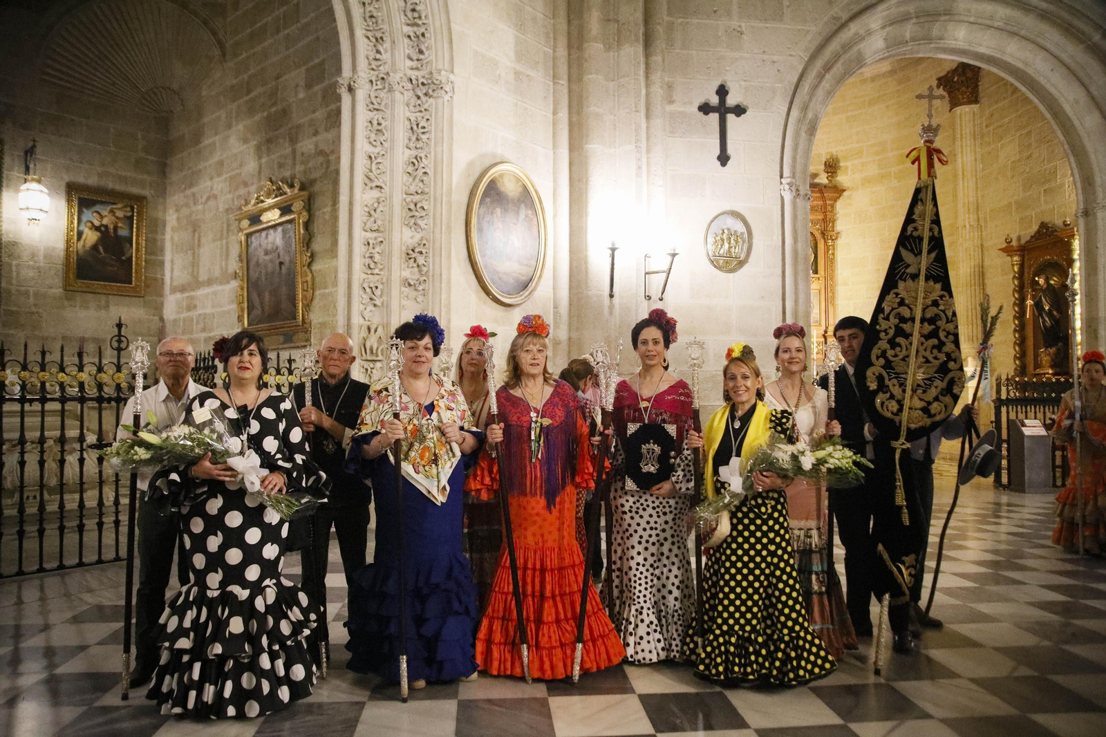 Imágenes de la salida  del Rocío desde la Catedral de Almería