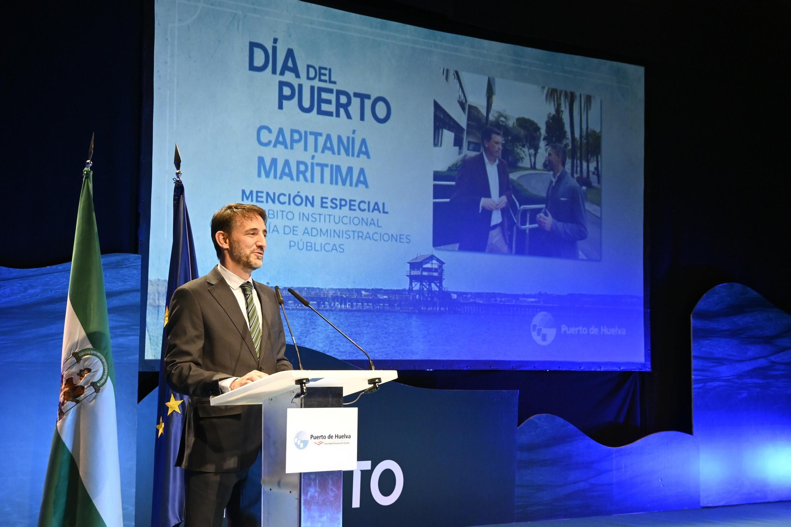 Imágenes del acto de celebración del Día del Puerto, en Huelva