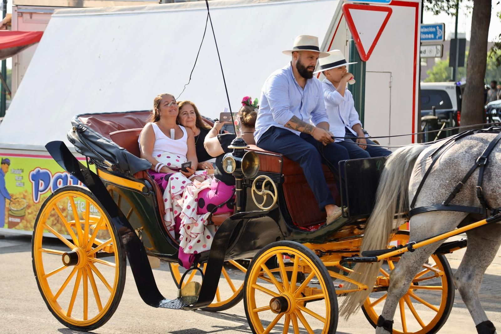 Los trajes tradicionales de la Feria de Málaga, en fotos
