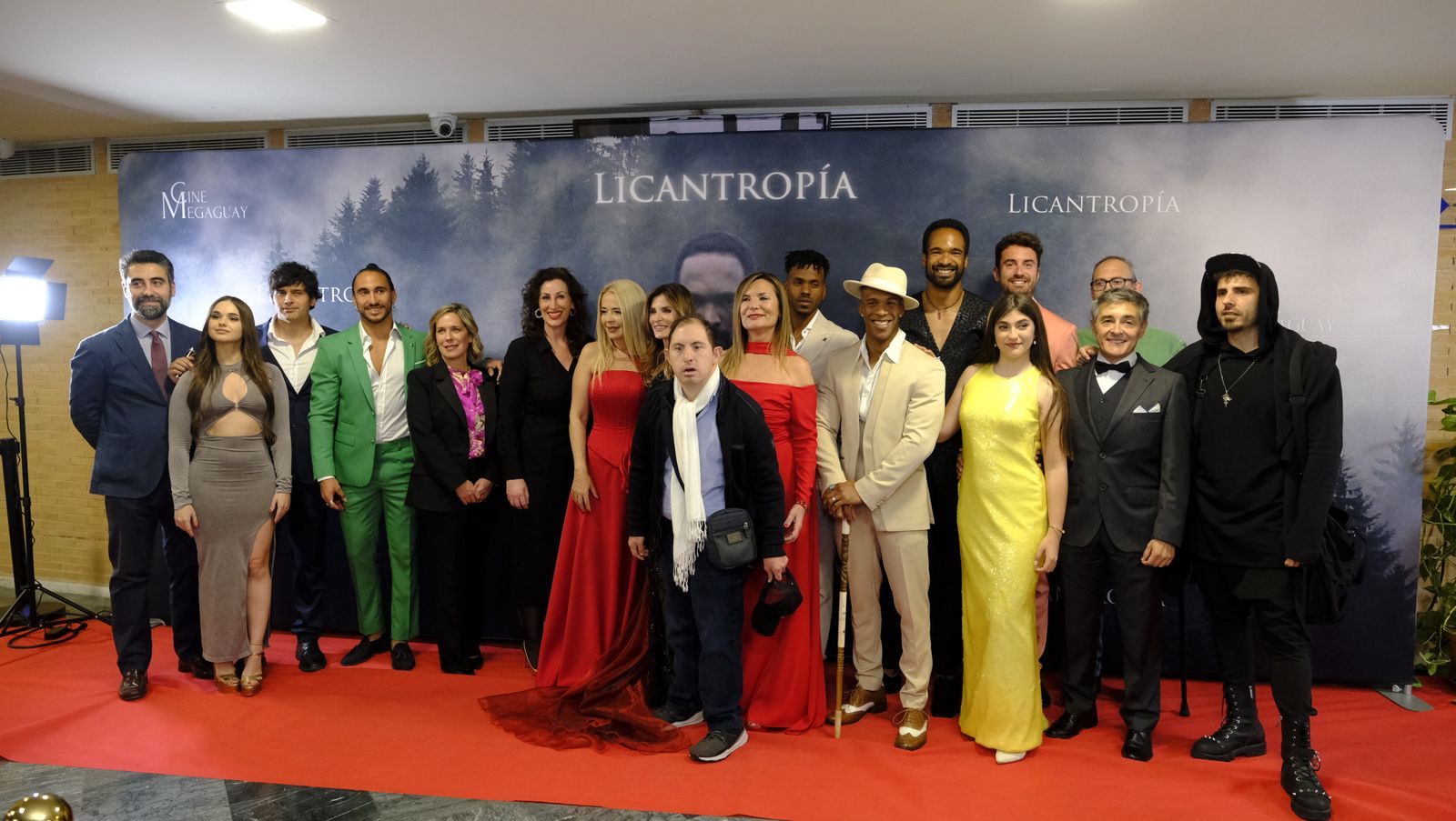 Imágenes del estreno en Almería de la película Licantropía