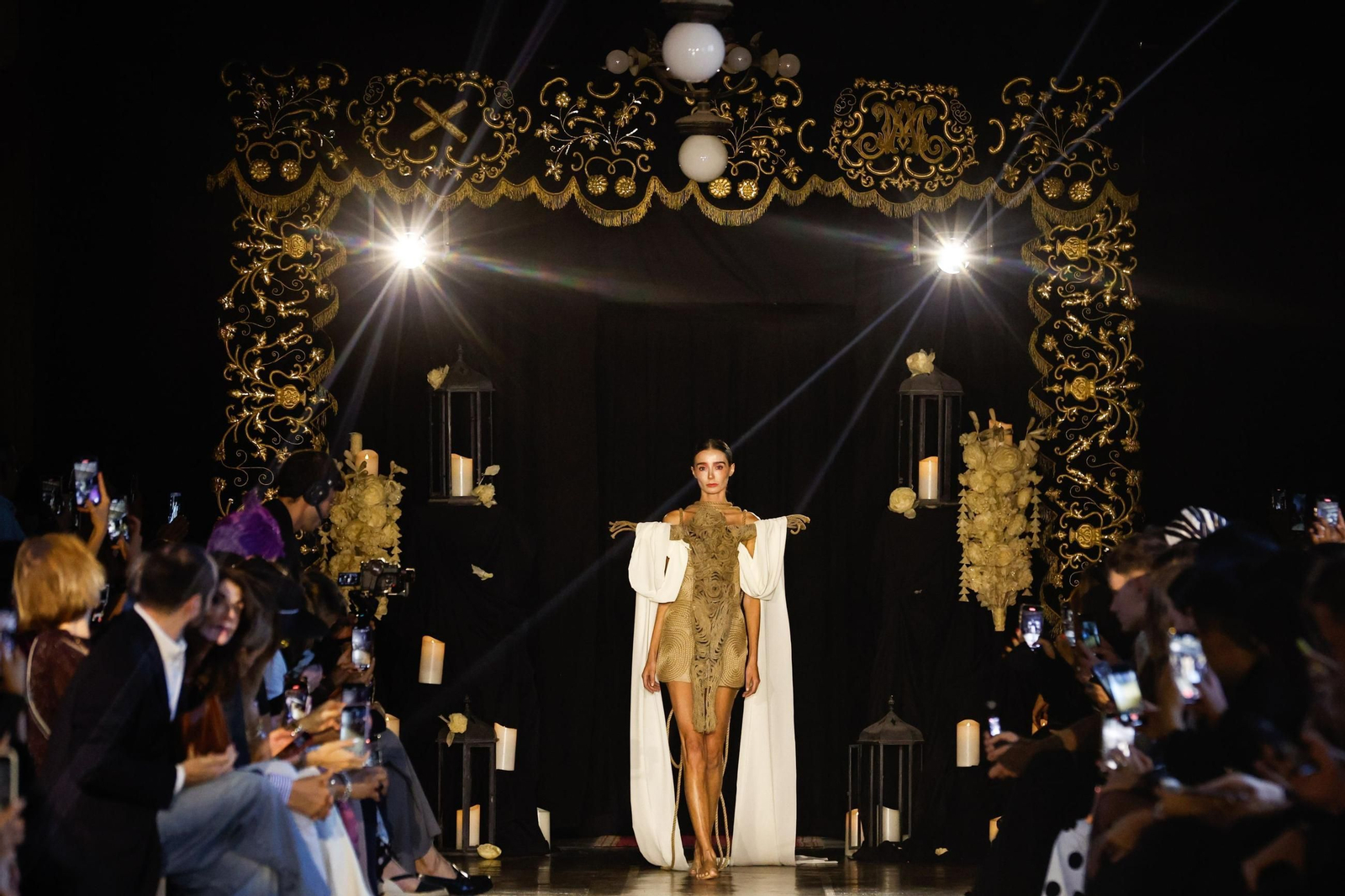 Las mejores fotos de la presentación de la última colección de la cordobesa Juana Martín en la Alta Costura de París