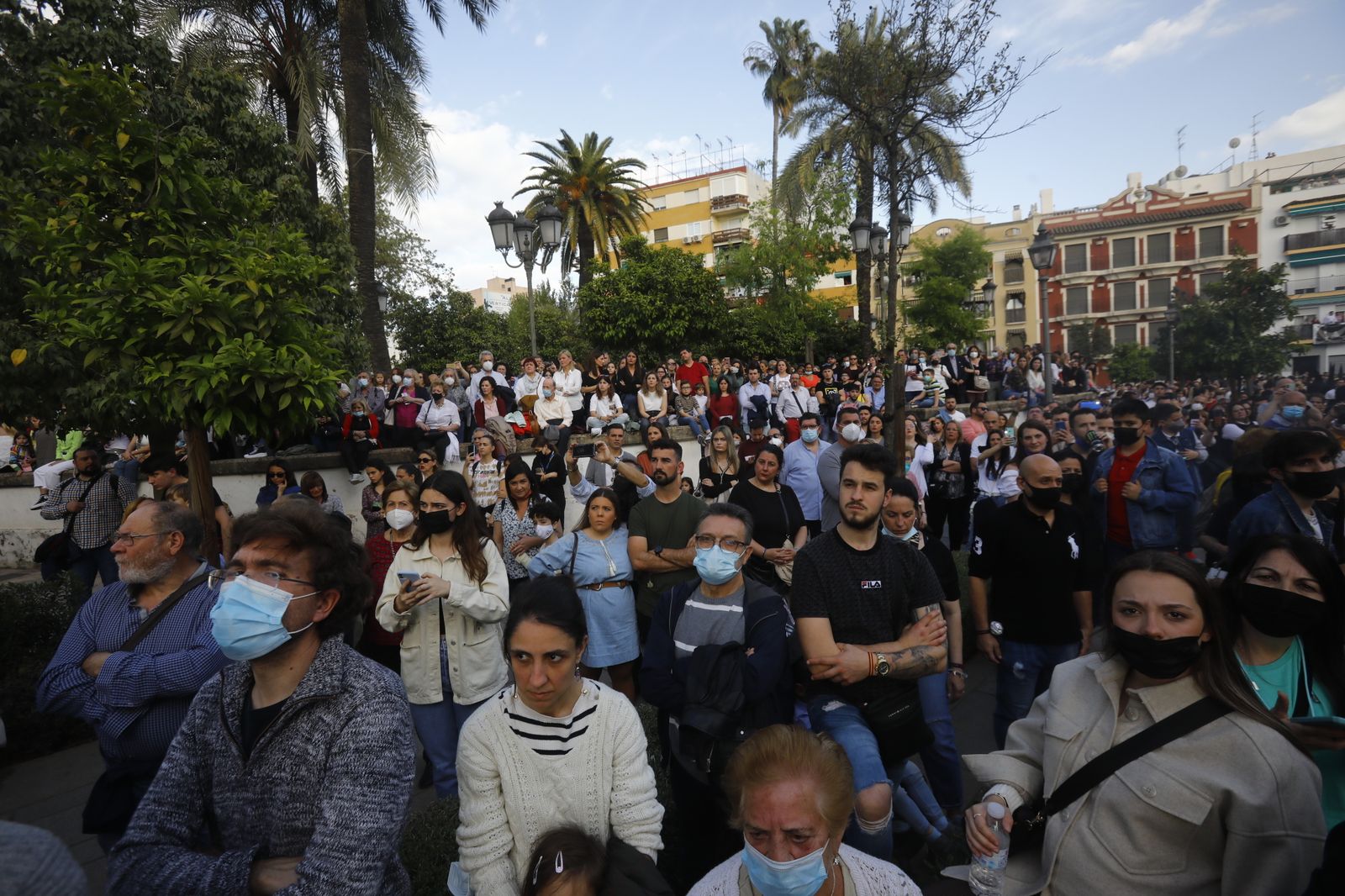 Jueves Santo en Córdoba: La procesión del Cristo de Gracia, en imágenes