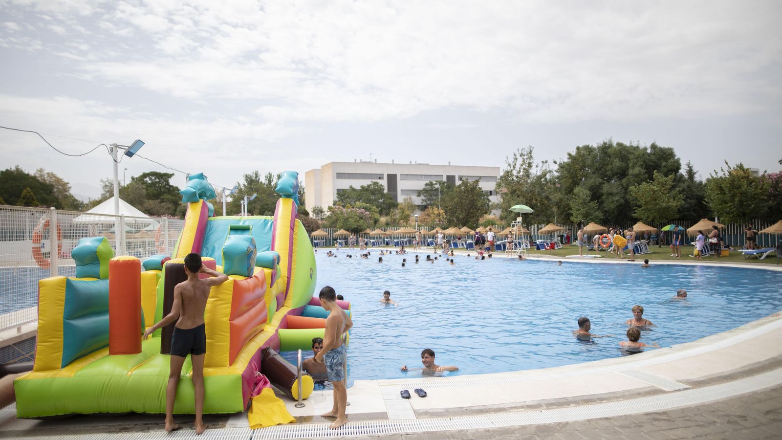 Piscina de Almanjáyar.