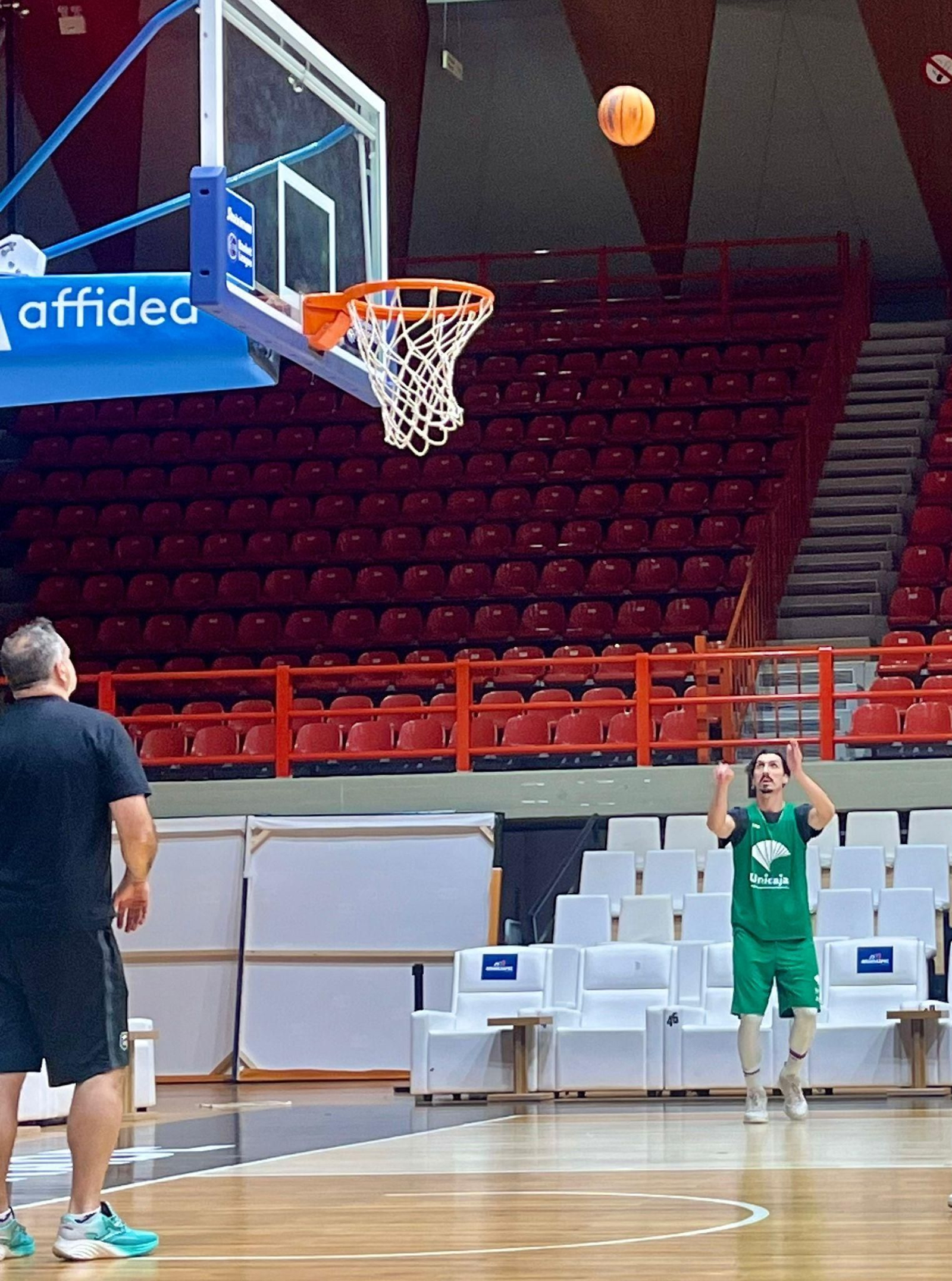 El Unicaja afina en Patras para apuntar a la Final Four