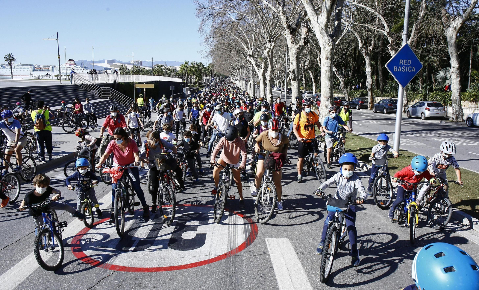 Fotos de la marcha de cientos de bicis en Málaga