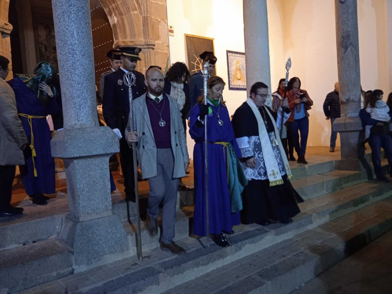 Jueves Santo en Fuente Obejuna: La procesión de Jesús Nazareno y la Virgen de la Esperanza, en imágenes