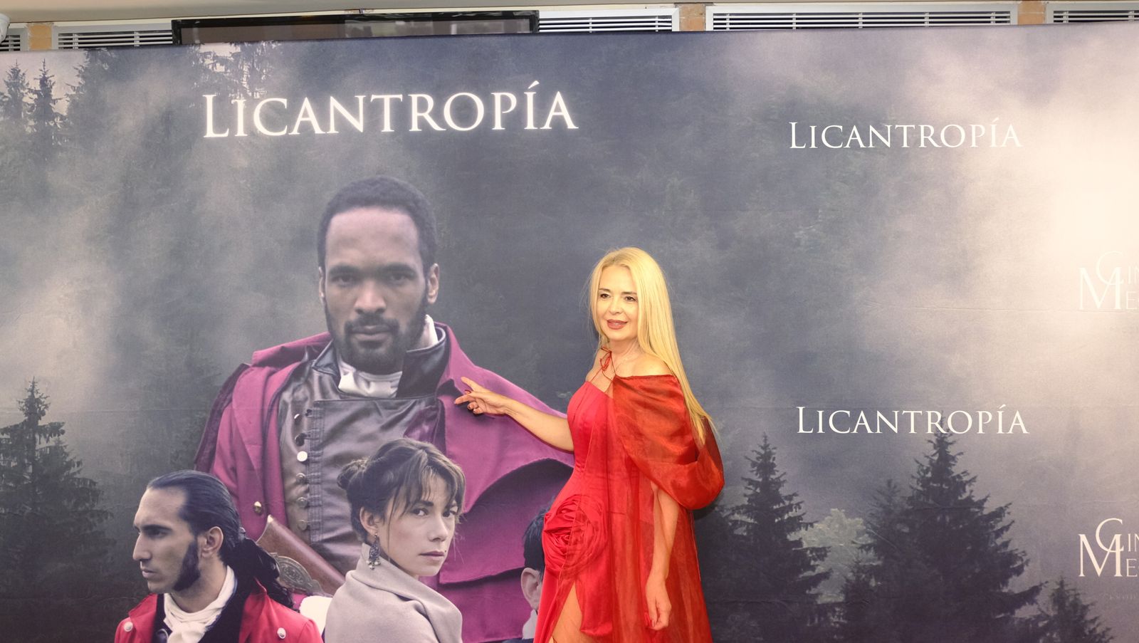 Imágenes del estreno en Almería de la película Licantropía