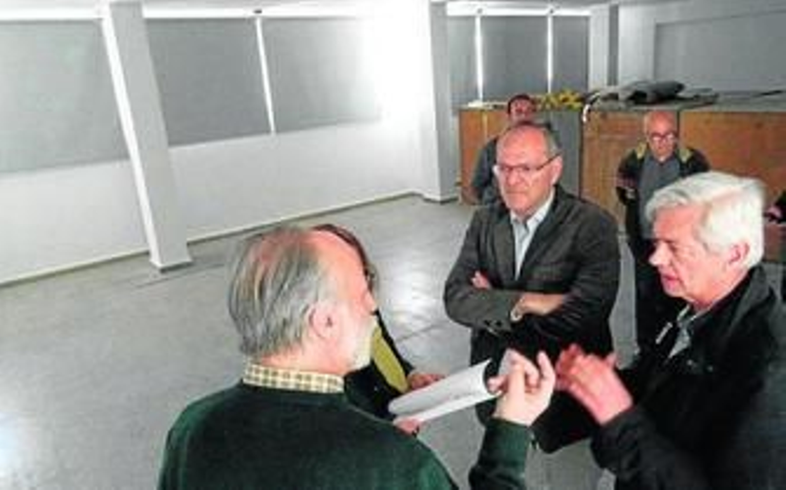 Fotografía tomada ayer en el antiguo colegio Padre Franco durante la visita de los técnicos de la Junta para inspeccionar las instalaciones.