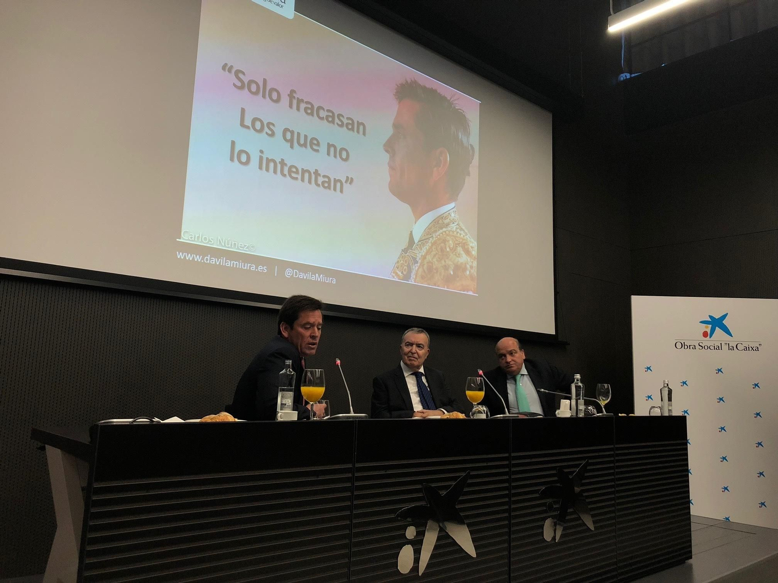 Dávila Miura durante un momento de la ponencia.