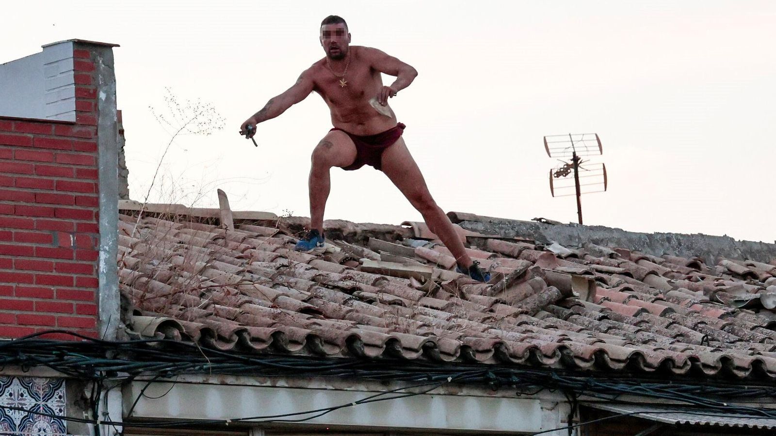 El atrincherado en el tejado.
