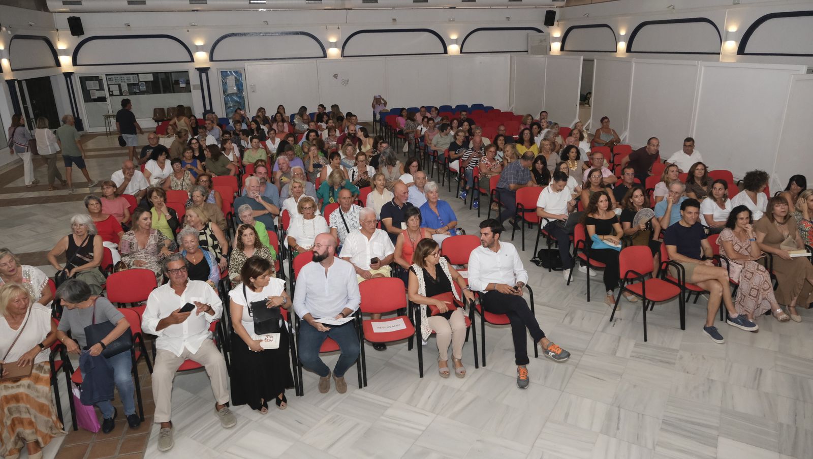 Imágenes de Diario de los Libros en Mojácar, con la escritora Julia Navarro