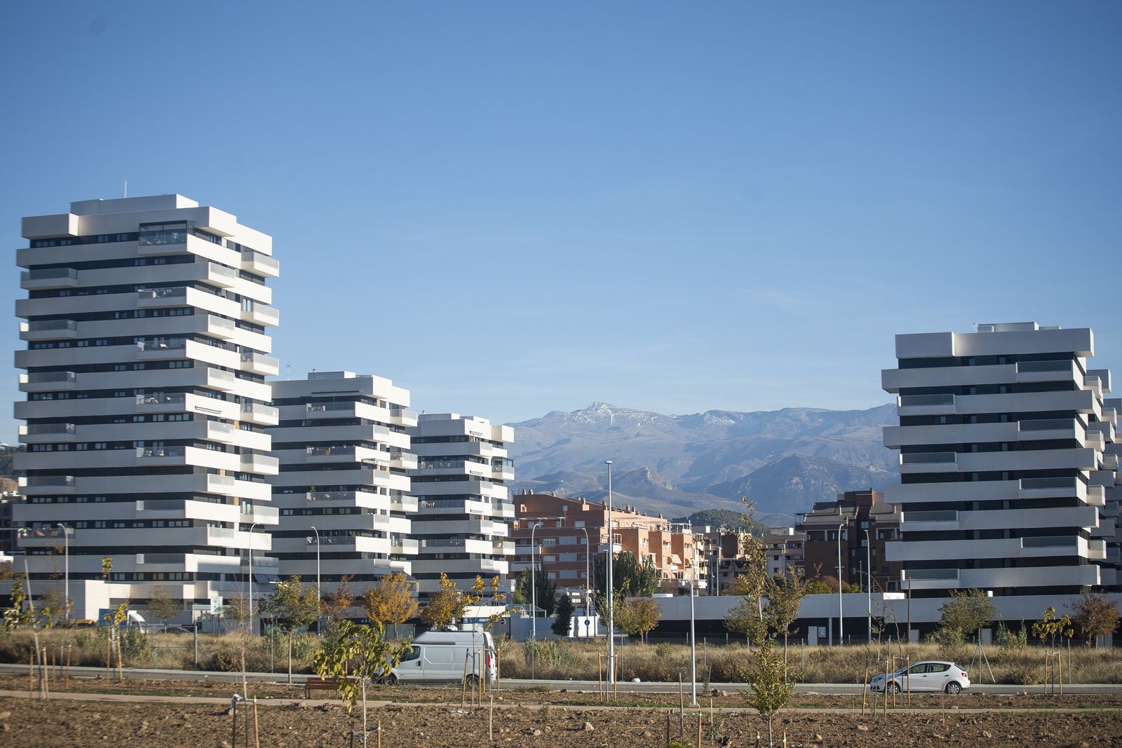 Los rascacielos que son y los que no llegaron a levantarse en Granada, en imágenes